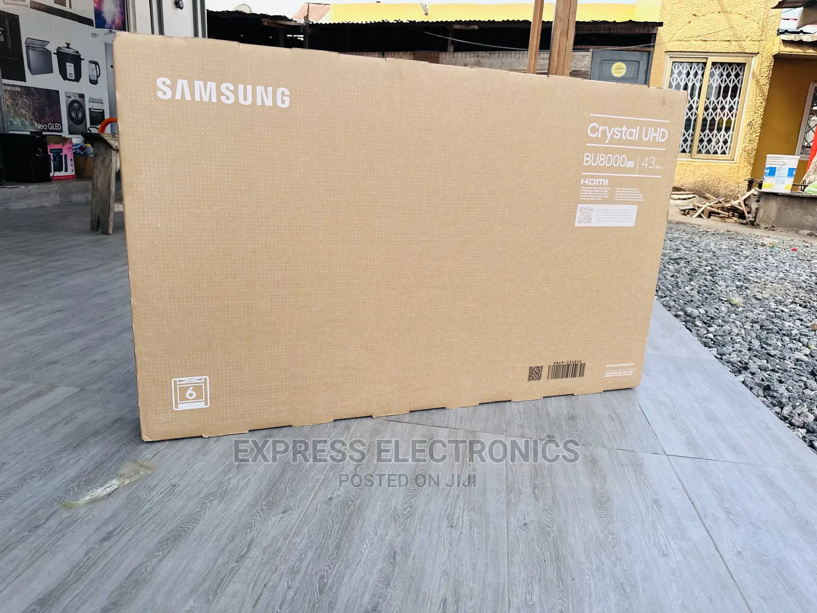 Enjoy  With Bluetooth Samsung 43”Bu8072 UHD Smart Glossy