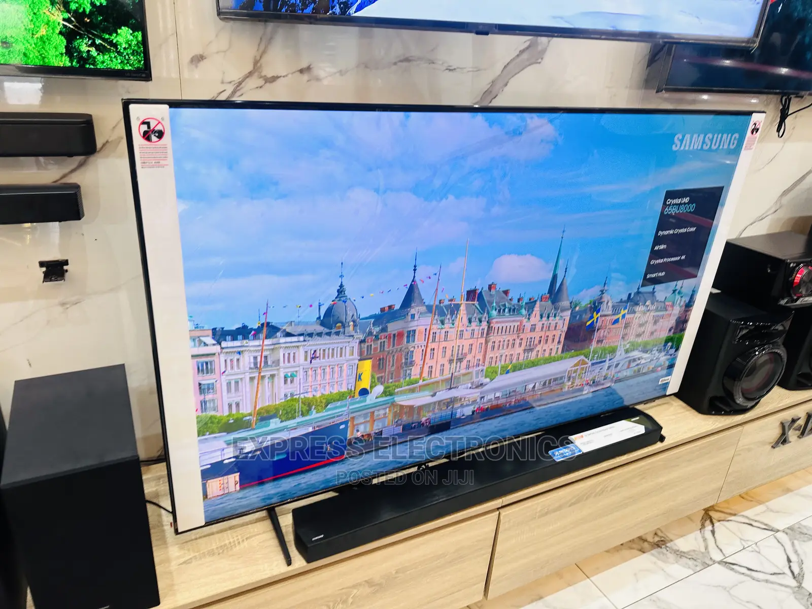 Enjoy With Bluetooth Tv Samsung UHD Smart 60”Au7172