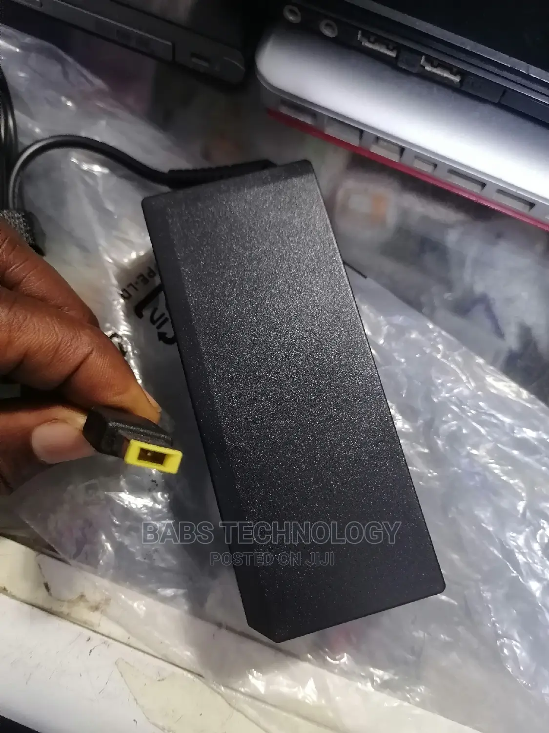 All Kinds of Chargers for Laptops