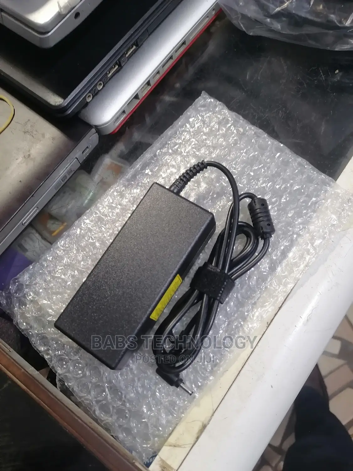 All Kinds of Chargers for Laptops