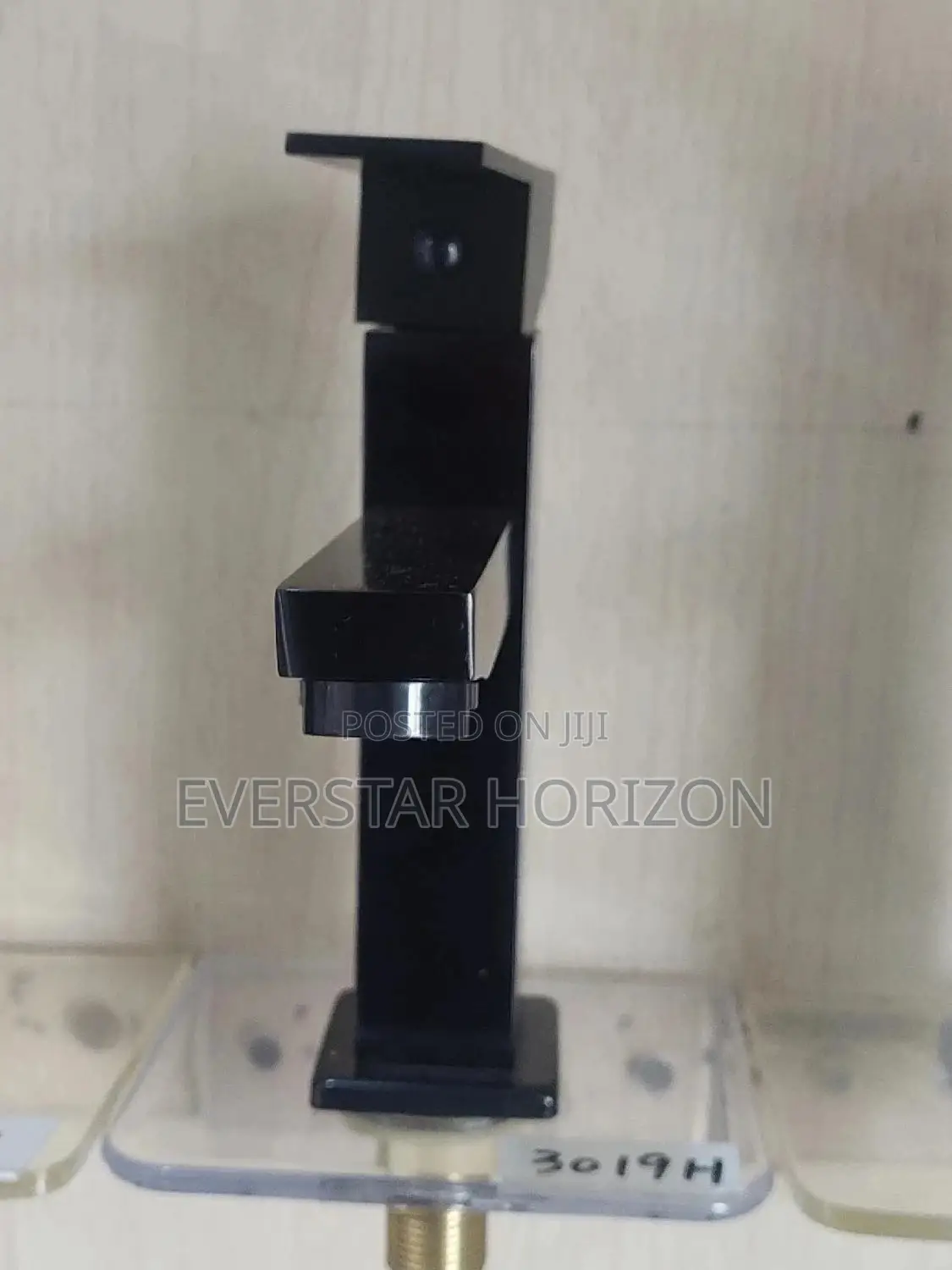Modern Washbasin Single Handle Basin Tap