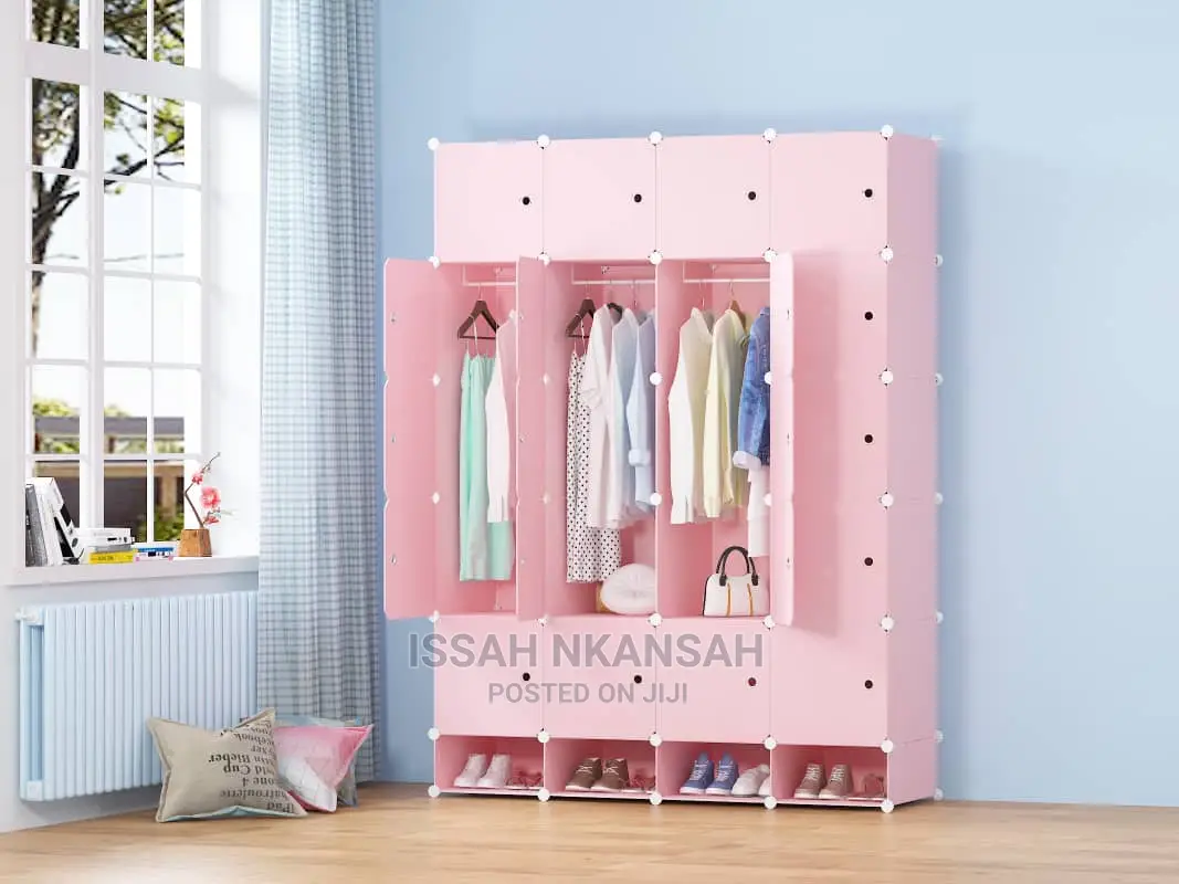 20 Cube Plastic Wardrobe