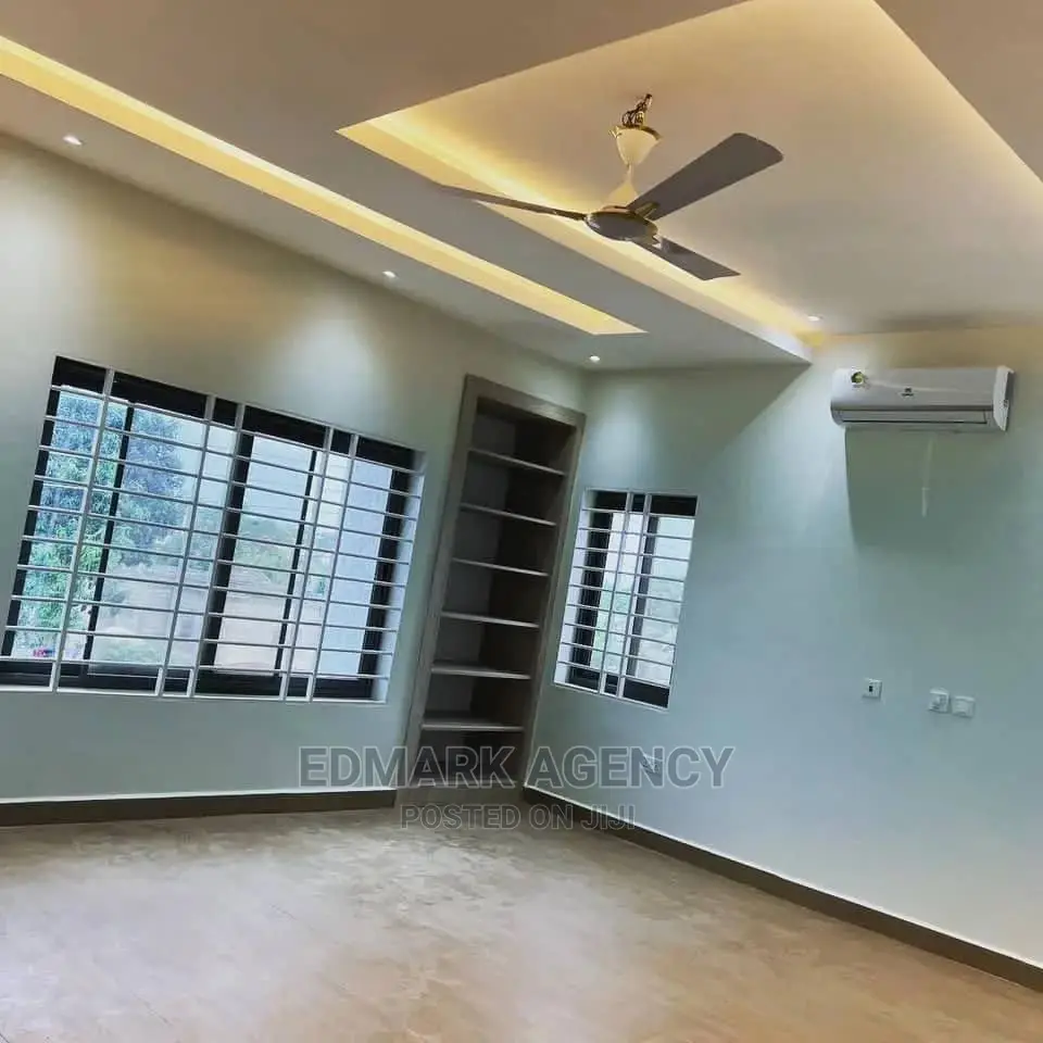 4bdrm House in Kwabeyna Acp, Ga East Municipal for sale
