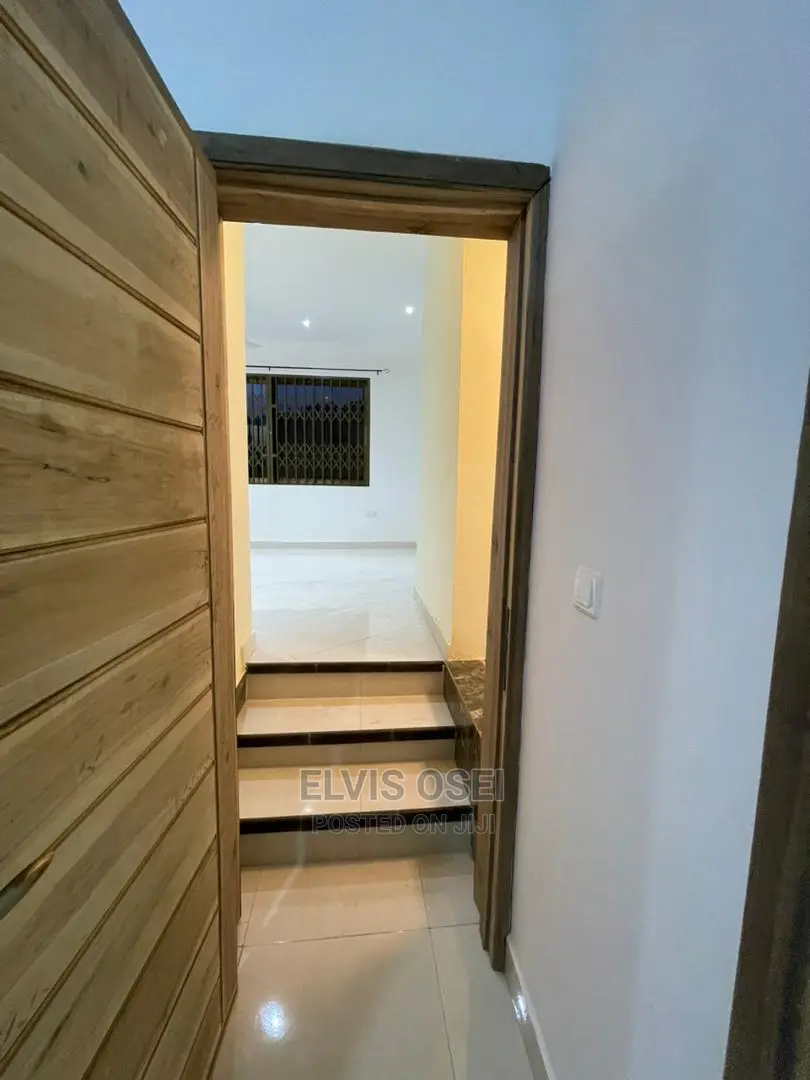 2bdrm Apartment in Palas Town, Awoshie for rent