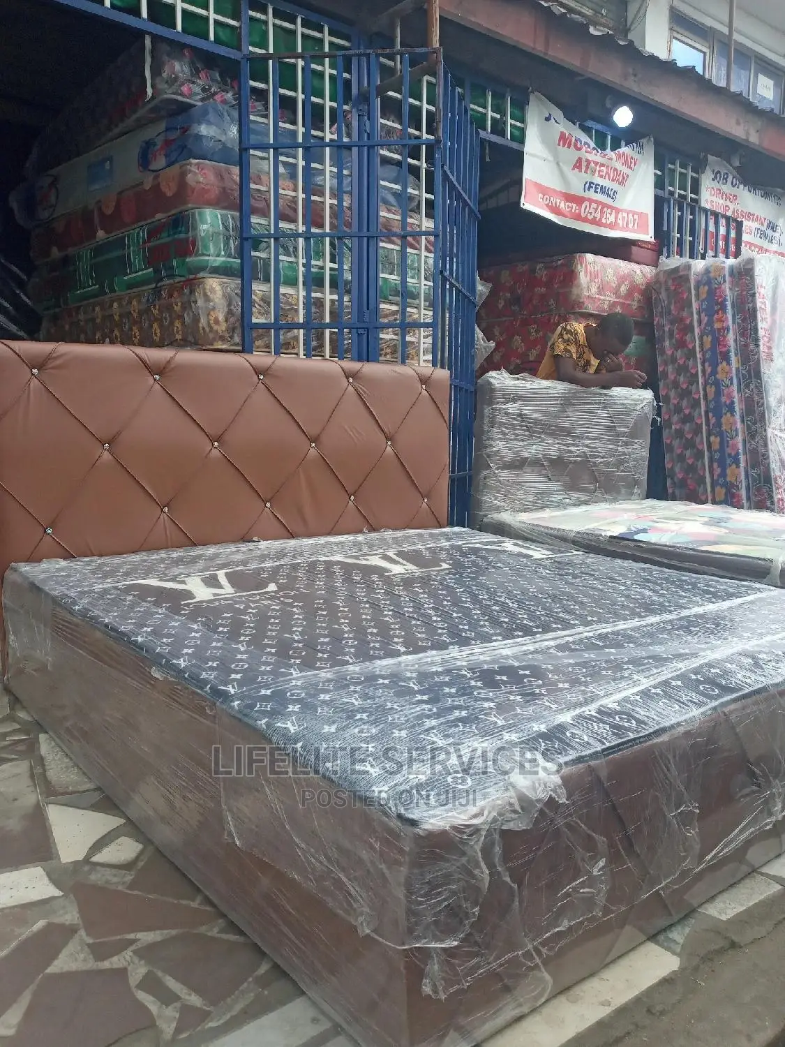 Queen Size Inbuilt Bed # No Need for Mattress