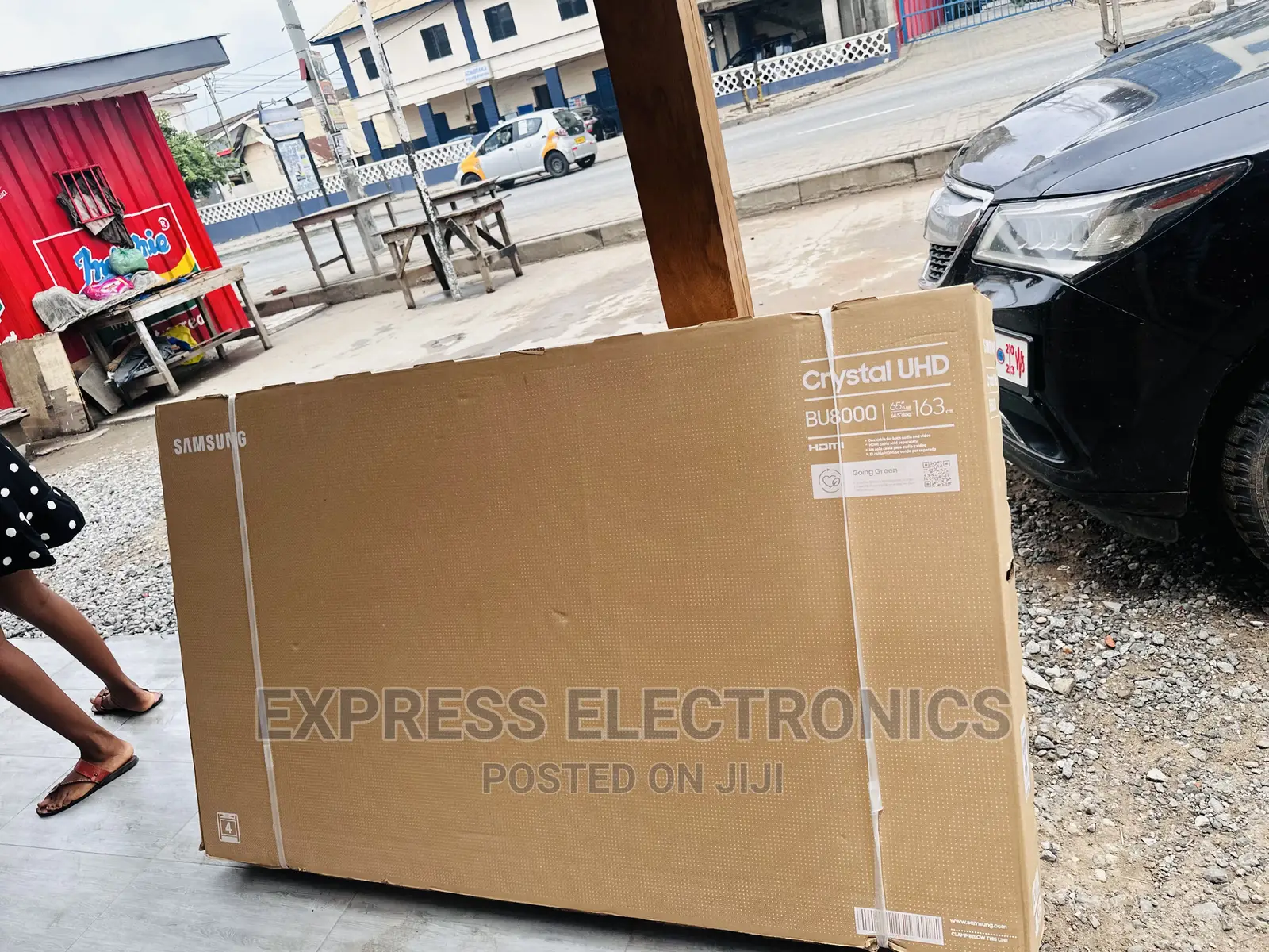 A New Slim Black Glossy Display UHD Smart Samsung 65”Bu80