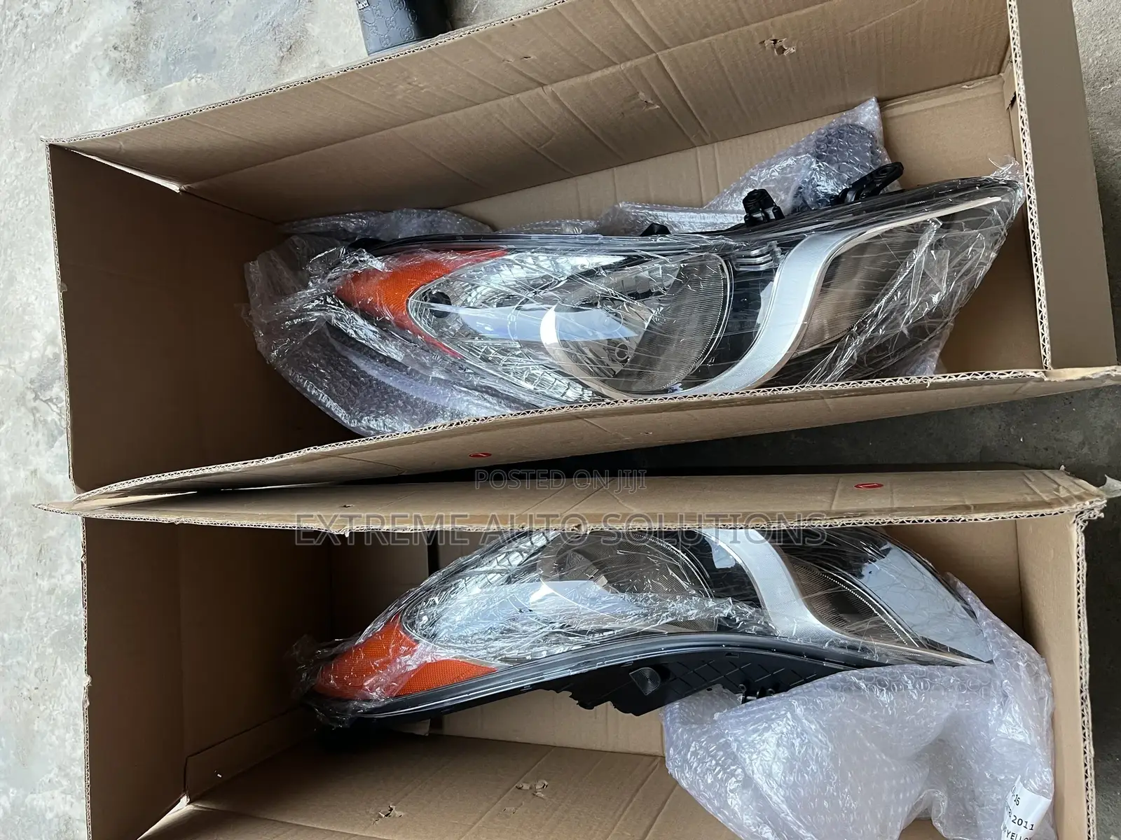Hyundai Avante 2011 Headlight
