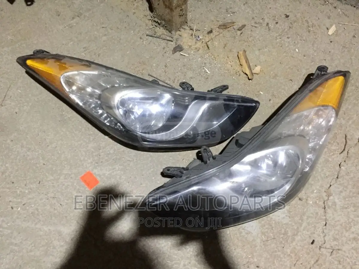 Hyundai Avante 2011 - 2012 Headlights