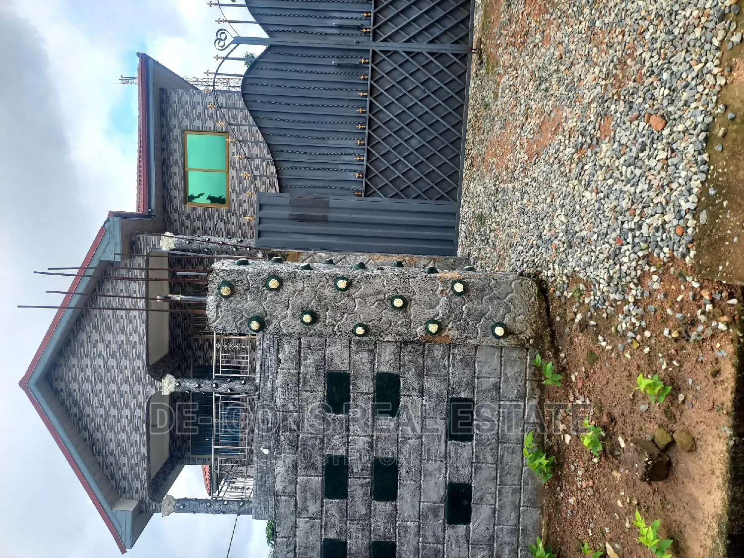 6bdrm Duplex in De-Icons Real Estate, Kasoa for sale