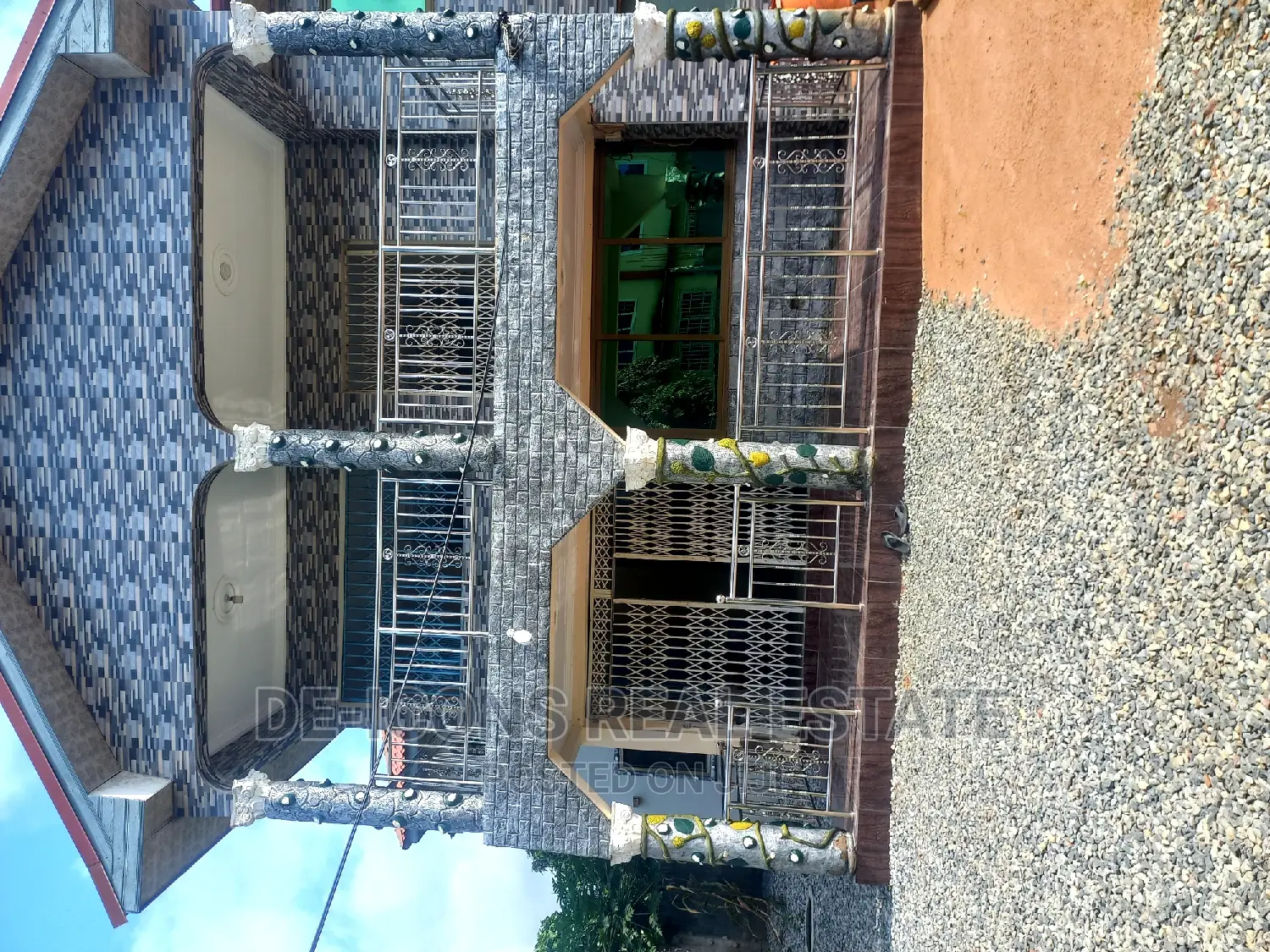 6bdrm Duplex in De-Icons Real Estate, Kasoa for sale