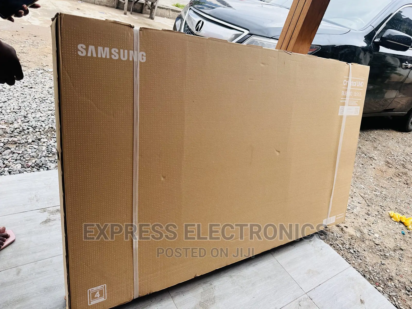 Series 8 2023 Model Samsung UHD Smart 65” Tv