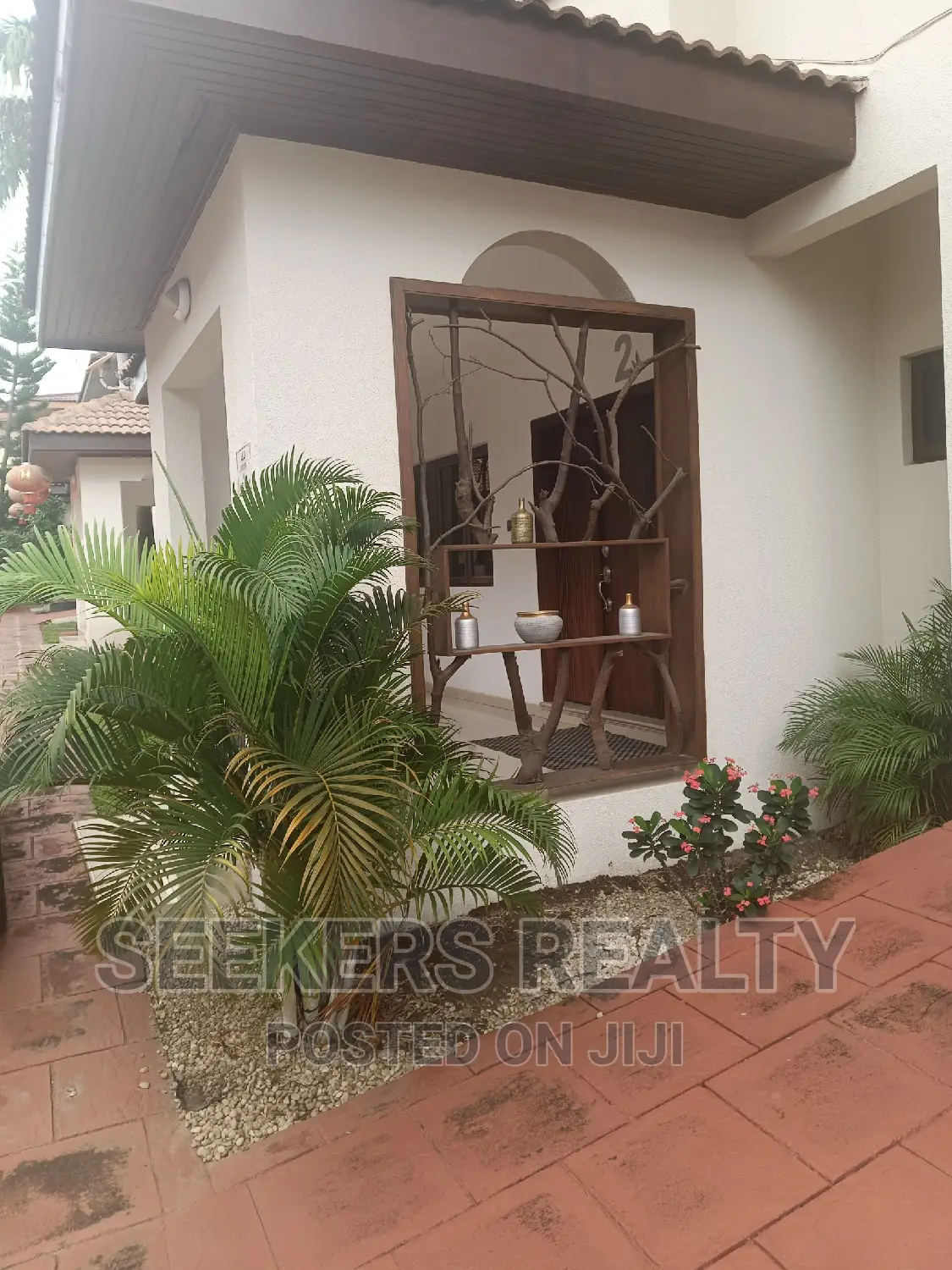 3bdrm Townhouse / Terrace in Seekers Realty, Cantonments for rent