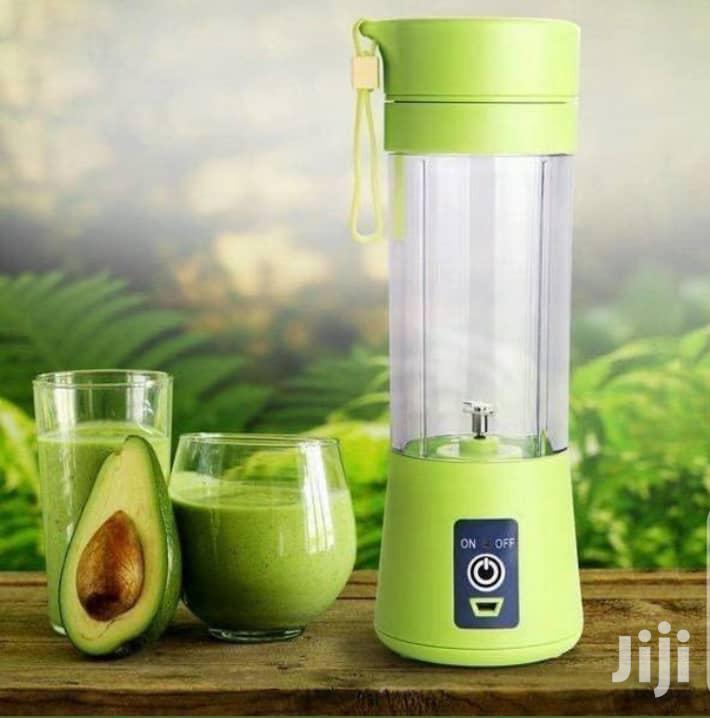 Mini Electric Fruit Juicer Handheld Smoothie Maker Blender