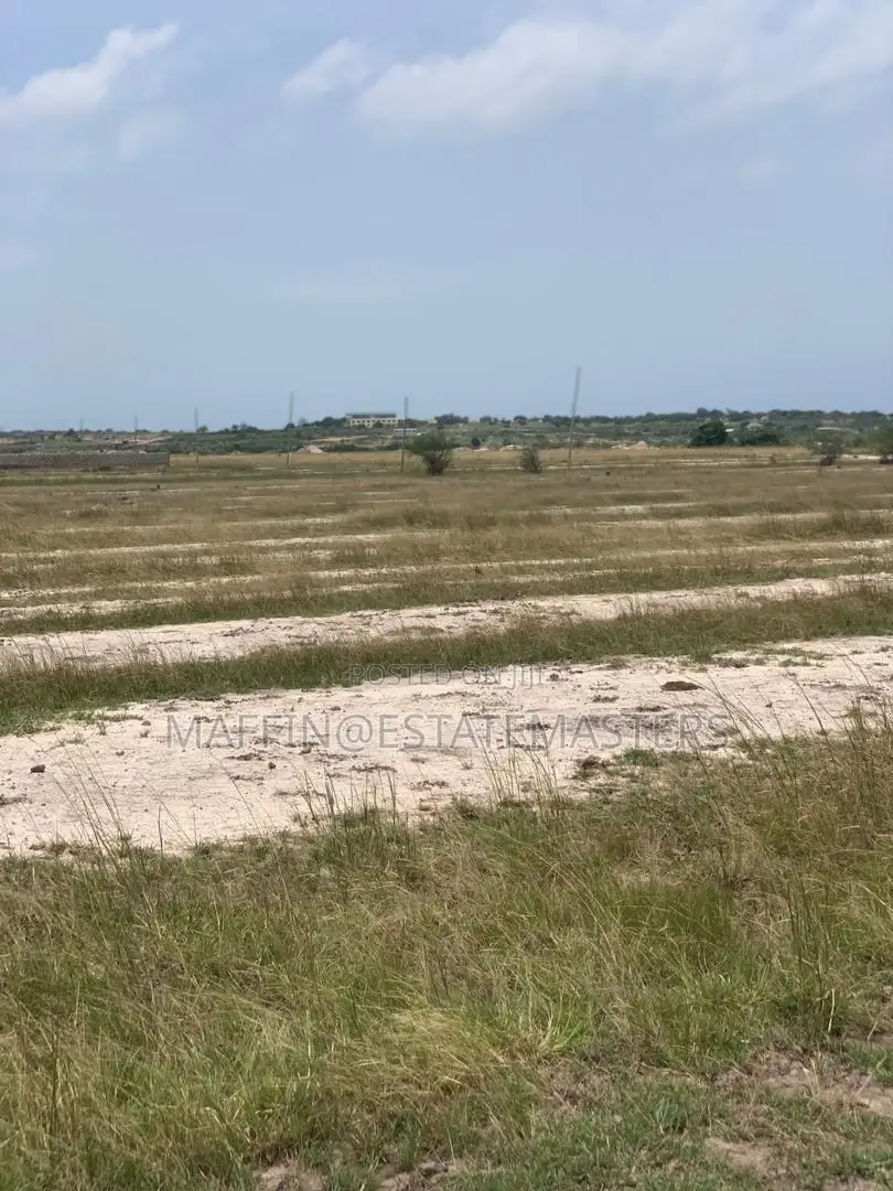 Beautiful Demarcated Plots for Sale With Free Documents