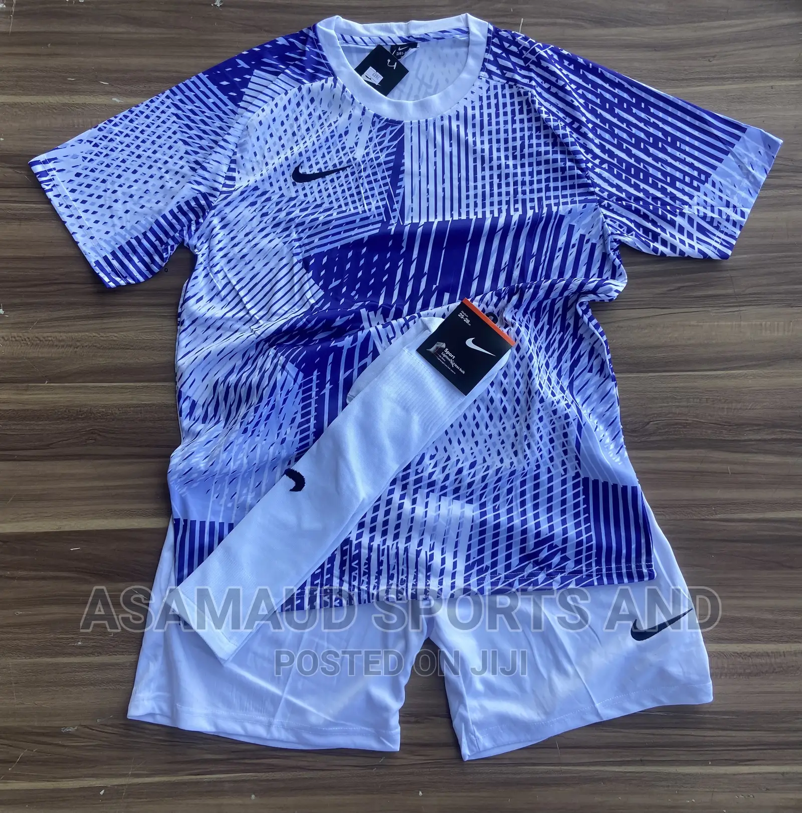 Original Set of Jersey With Hose at Cool Price