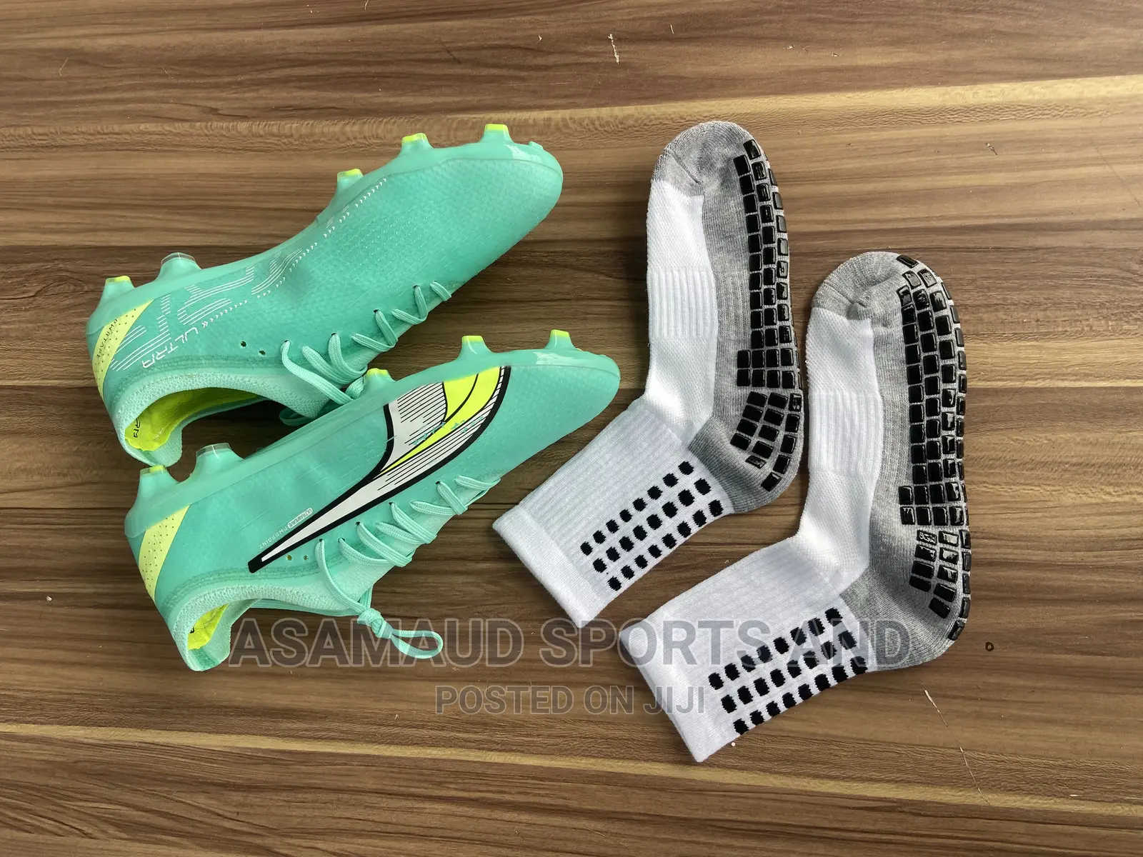 Original Football Puma Boot at Cool Price