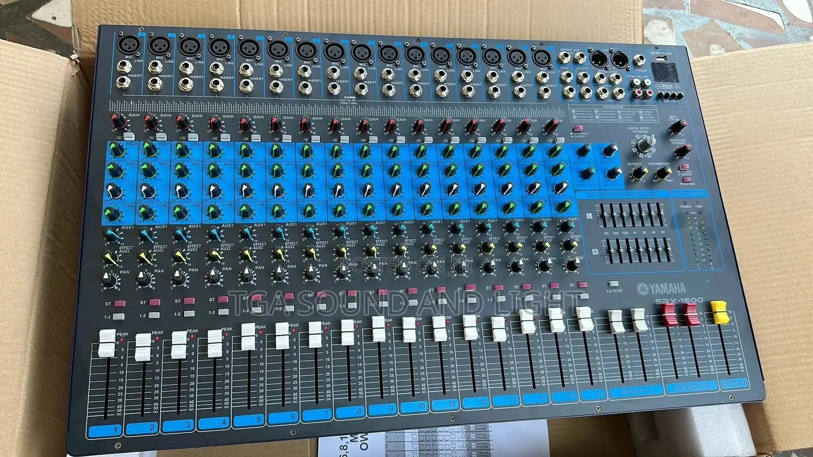 Yamaha Srx 16 Channel Mixer