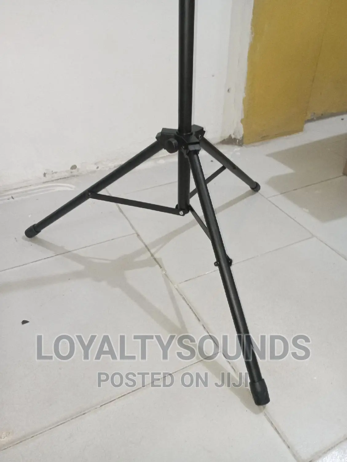 Thick Tripod Microphone Stand