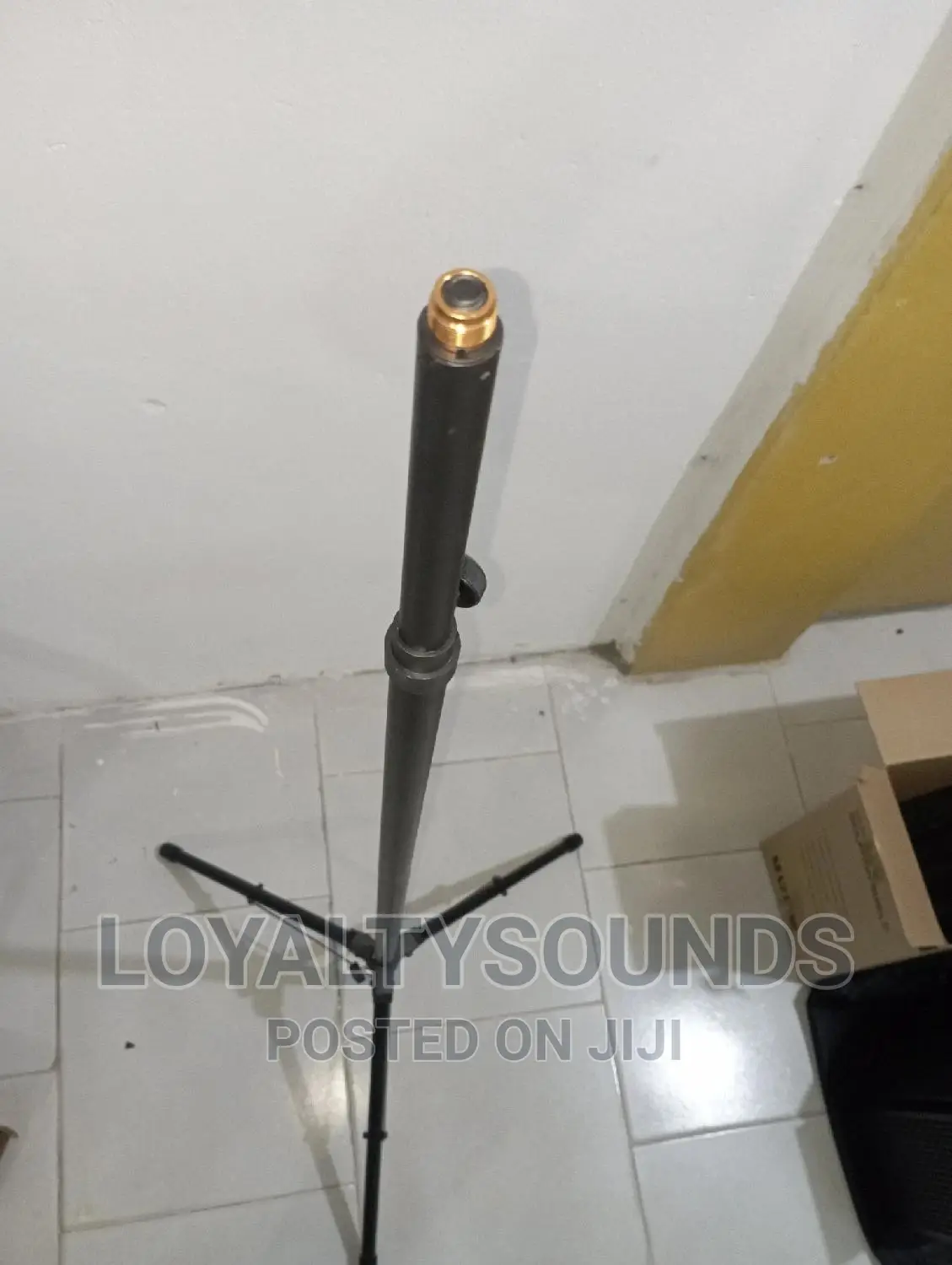 Thick Tripod Microphone Stand