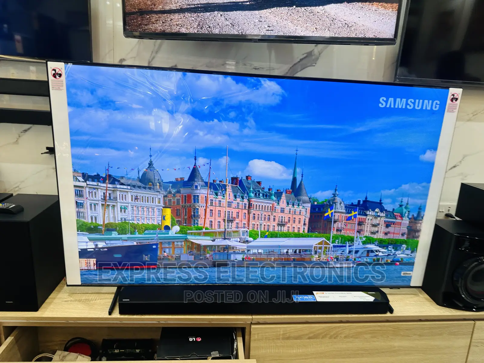 Cu7172 UHD Glossy Smart Samsung 65” Tv