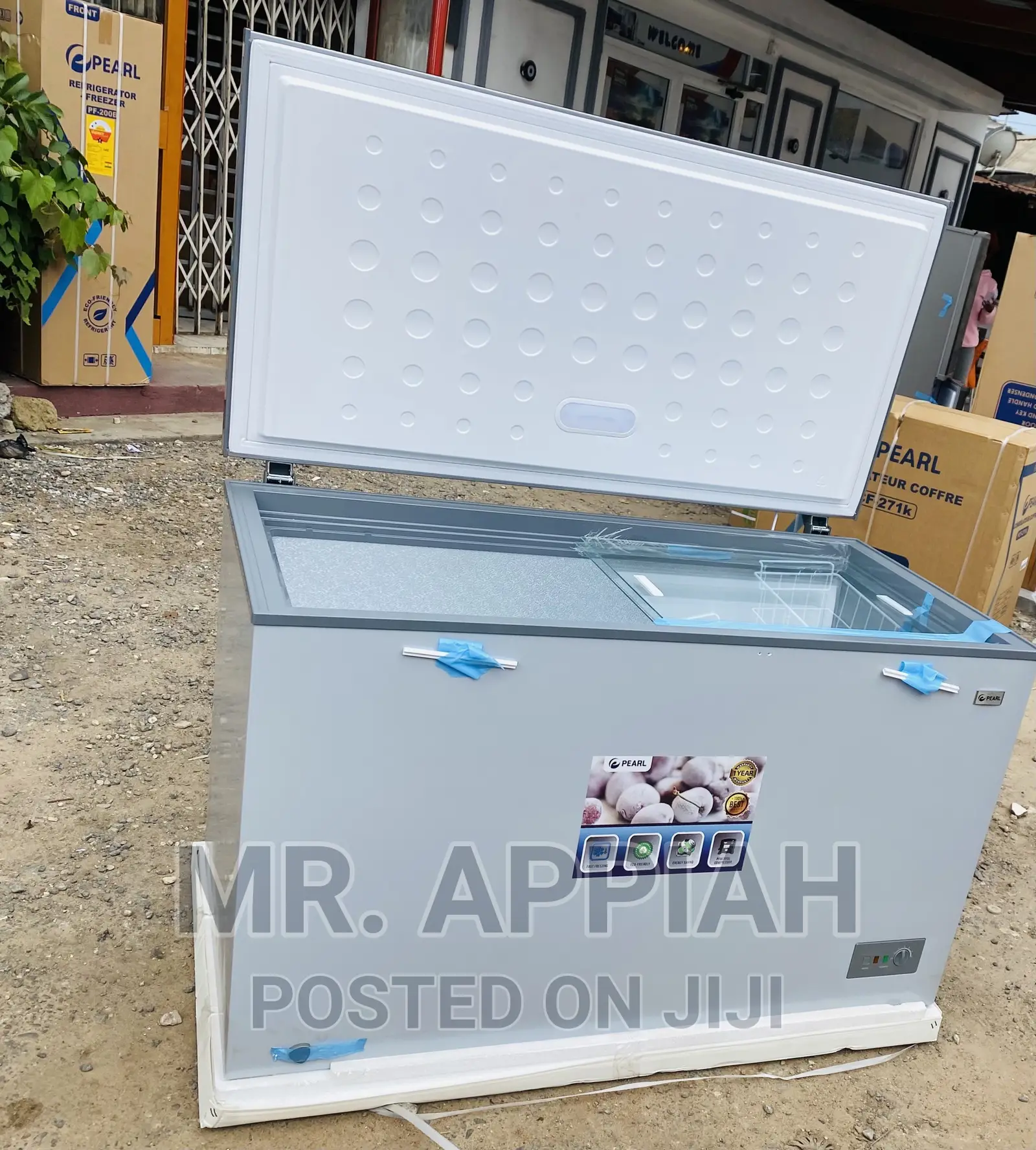 Fabulous Pearl PCF-460(380)Ltrs Single Door Chest Freezer.