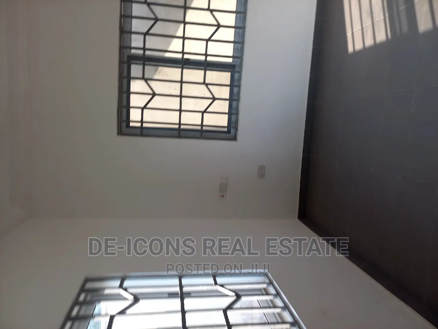3bdrm Duplex in De-Icons Real Estate, Kasoa for rent