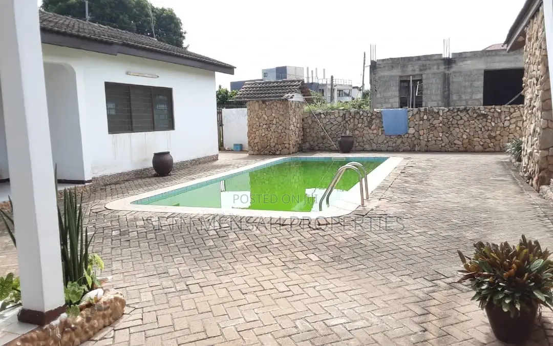 Furnished 6bdrm Bungalow in Tesano for sale