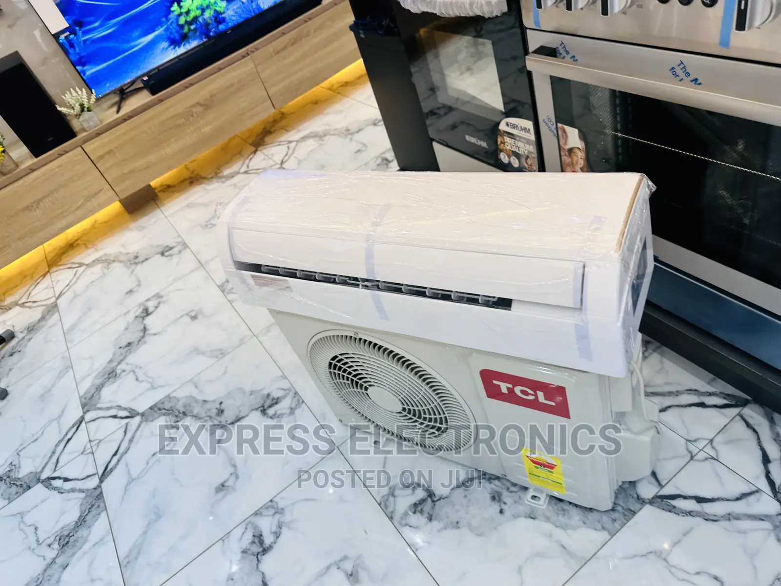 Air Flow Swings Split R410 Gas TCL 2.5hp AC White