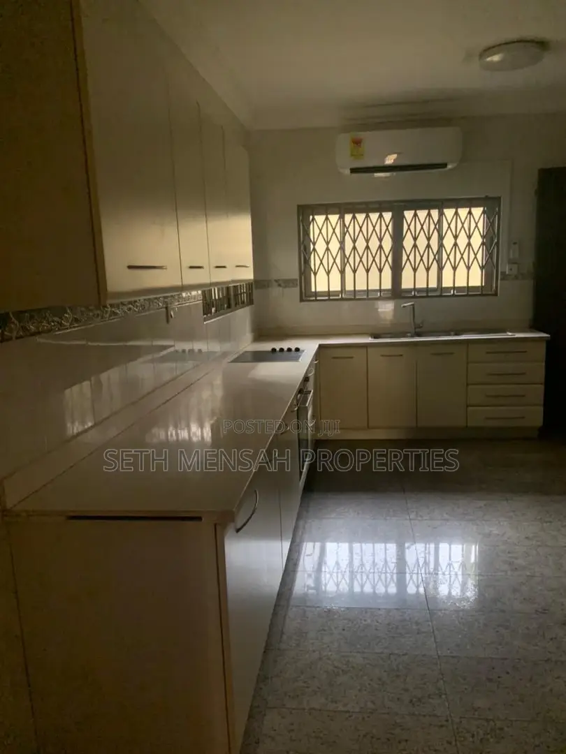 4bdrm Mansion in Airport Residential Area for rent