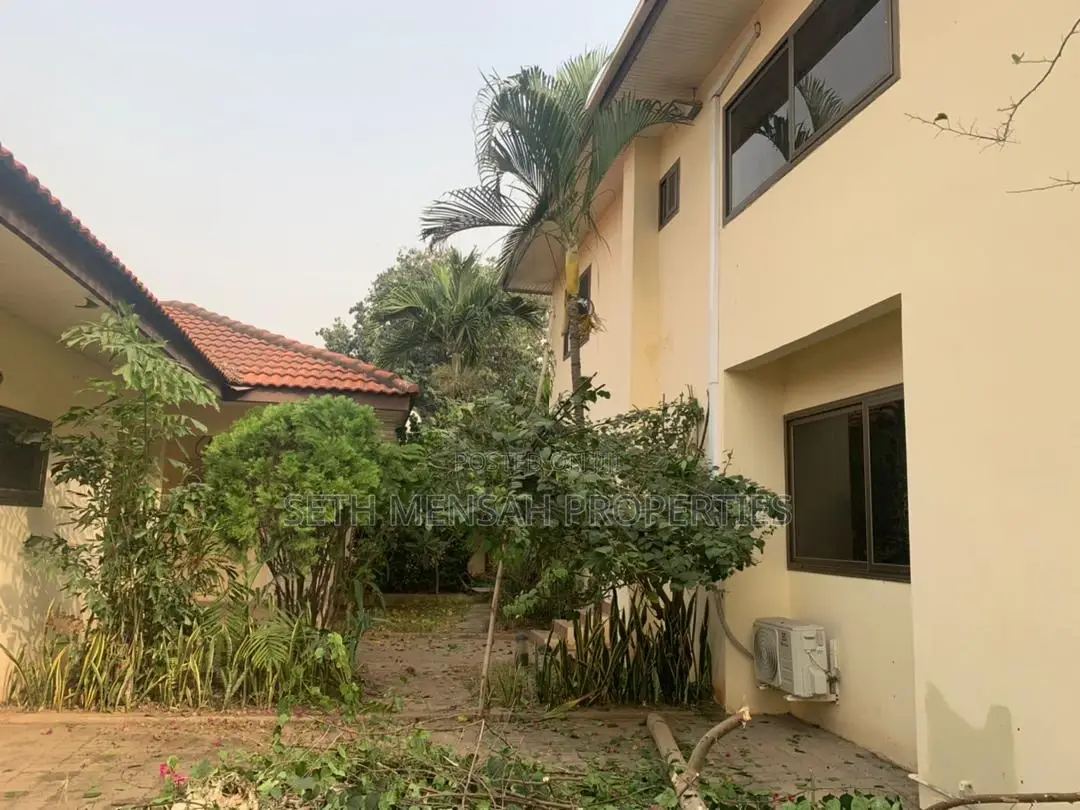 4bdrm Mansion in Airport Residential Area for rent