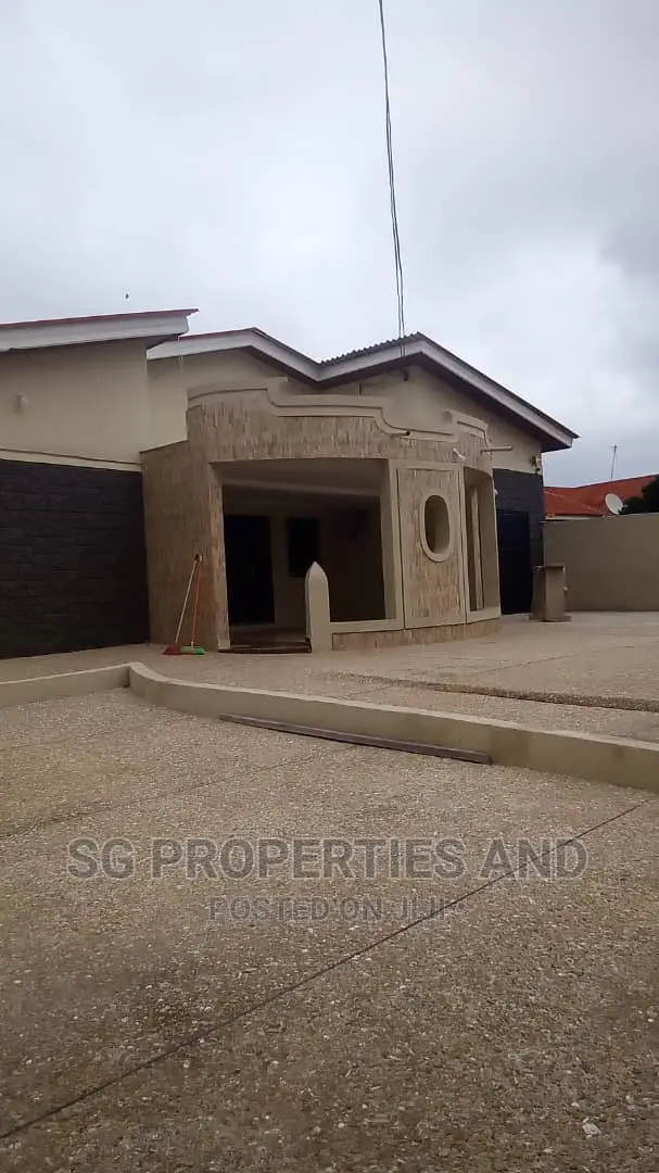 4bdrm House in Batsonaa, Spintex for rent