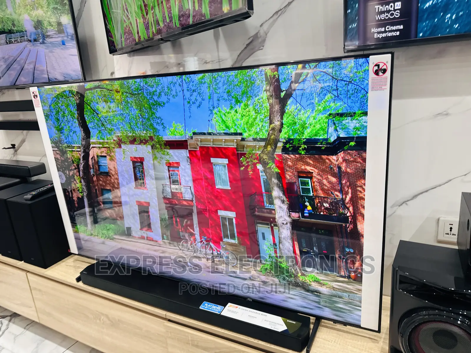 Samsung Super High Performance UHD Smart 65”Cu7172 Tv 
