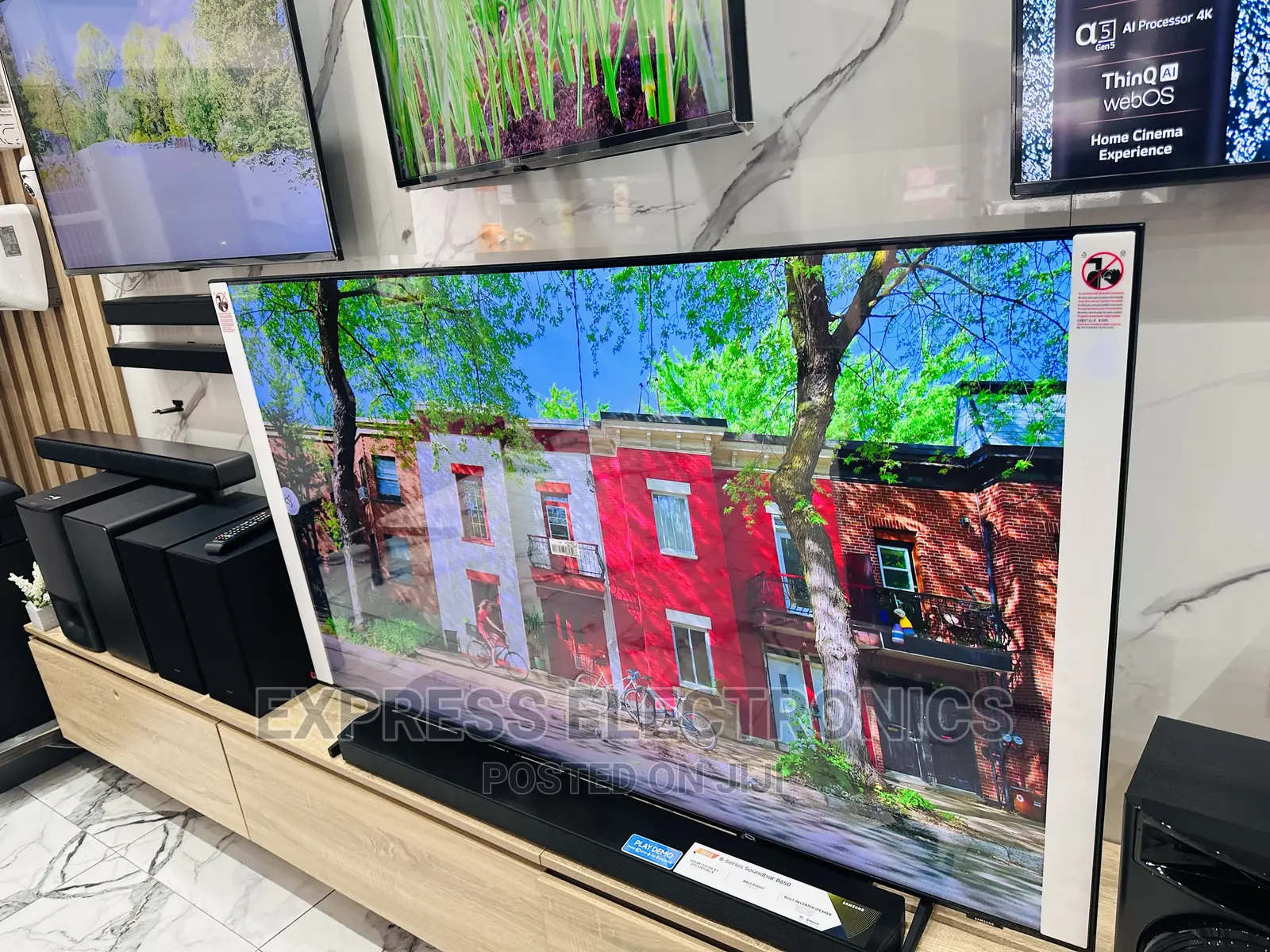 2023 Model Samsung UHD High Definition Display 65”Cu8002