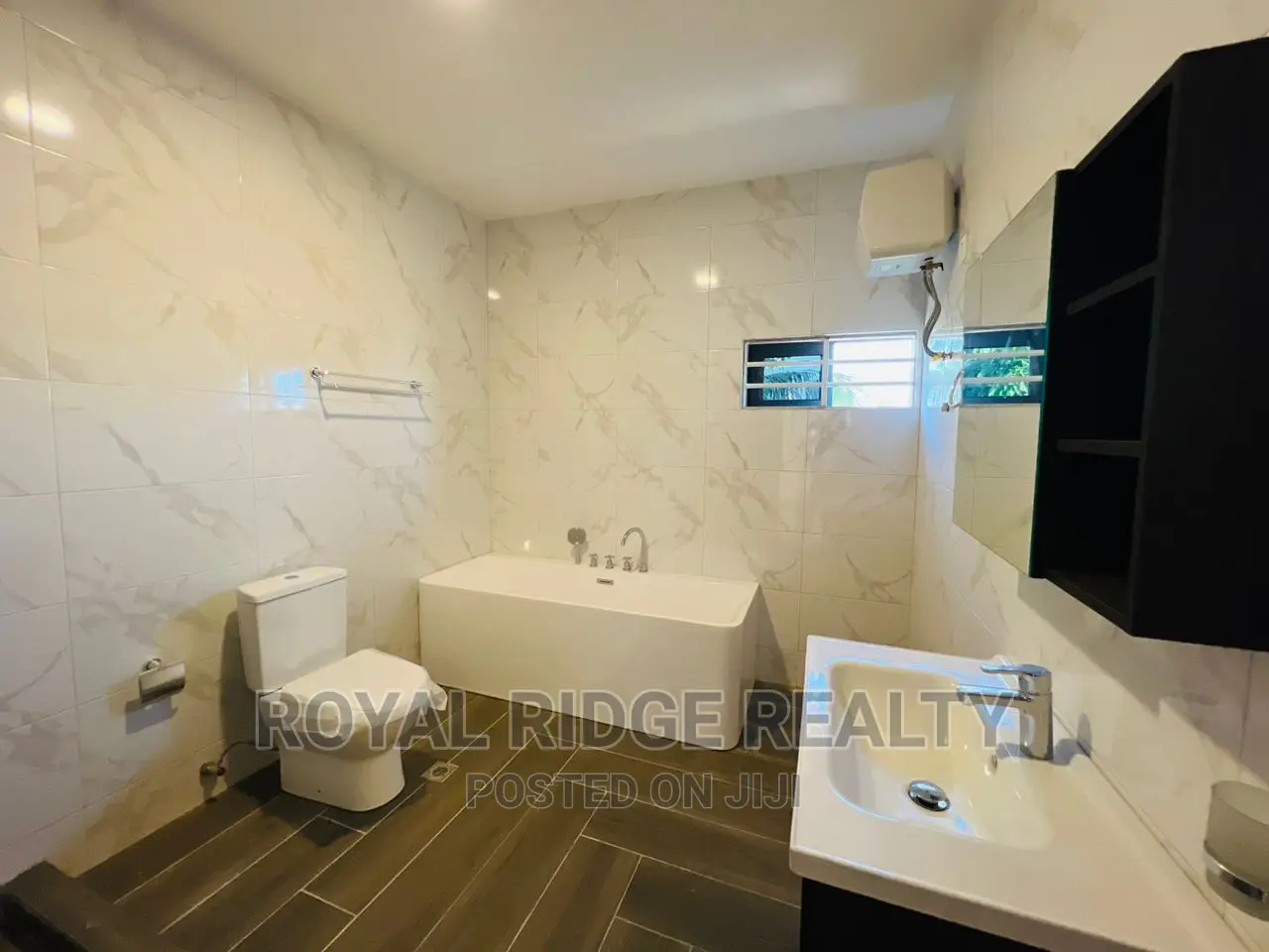 4bdrm Townhouse/Terrace in Spintex, Accra Metropolitan for sale