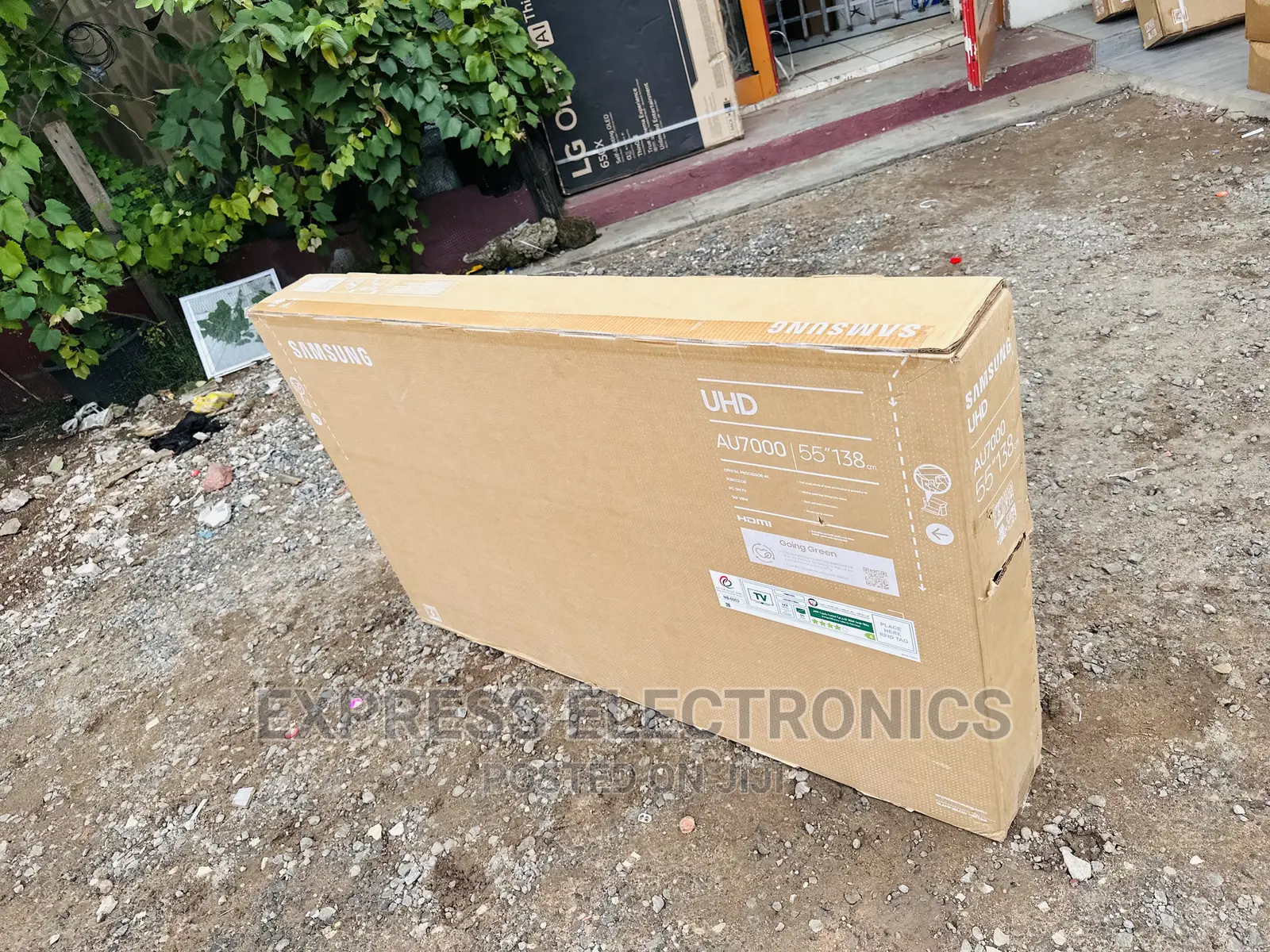 Amazingly Cool Samsung UHD 55”Au7000 Tv