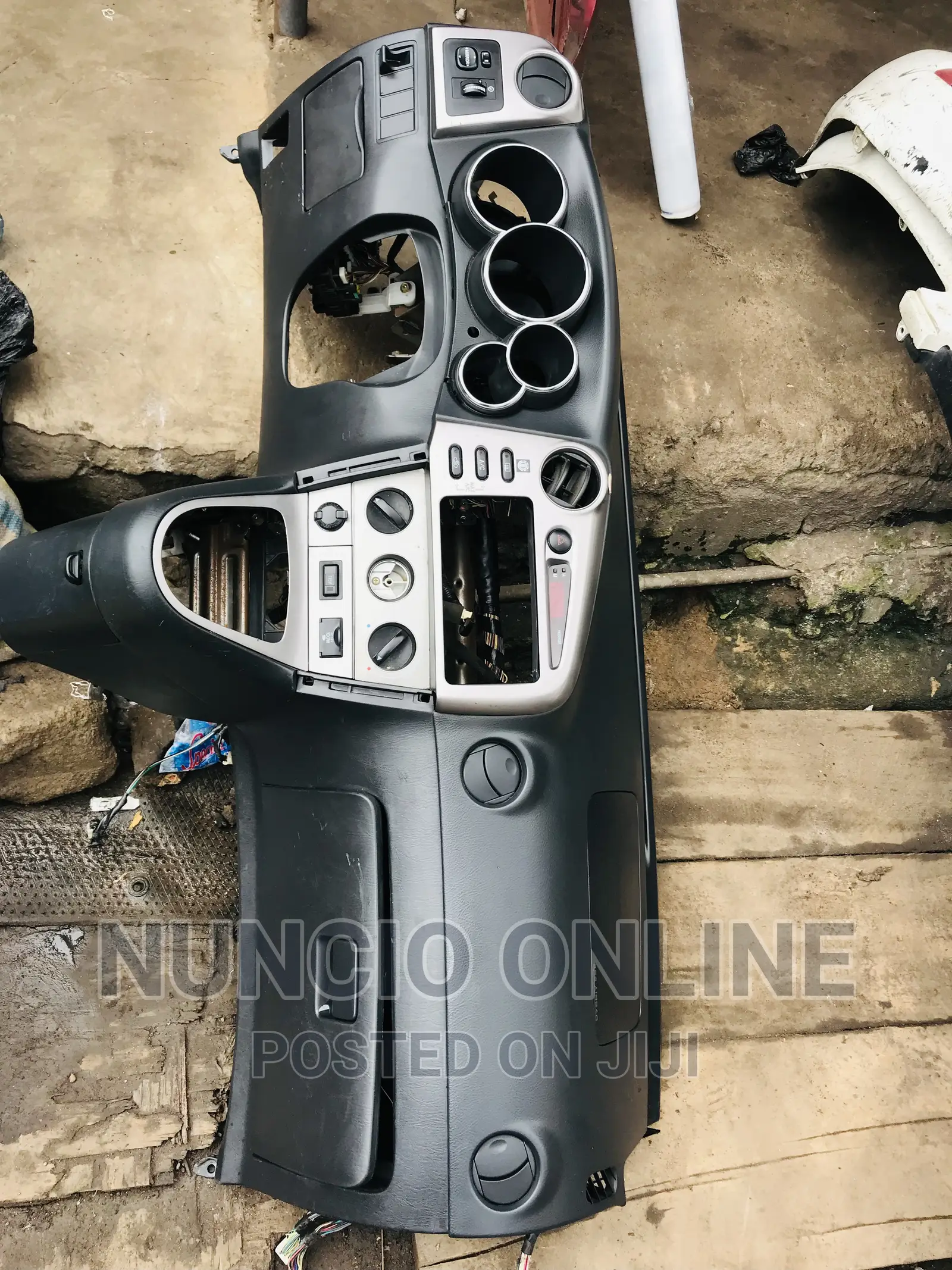 Toyota Matrix 2005 Dashboard