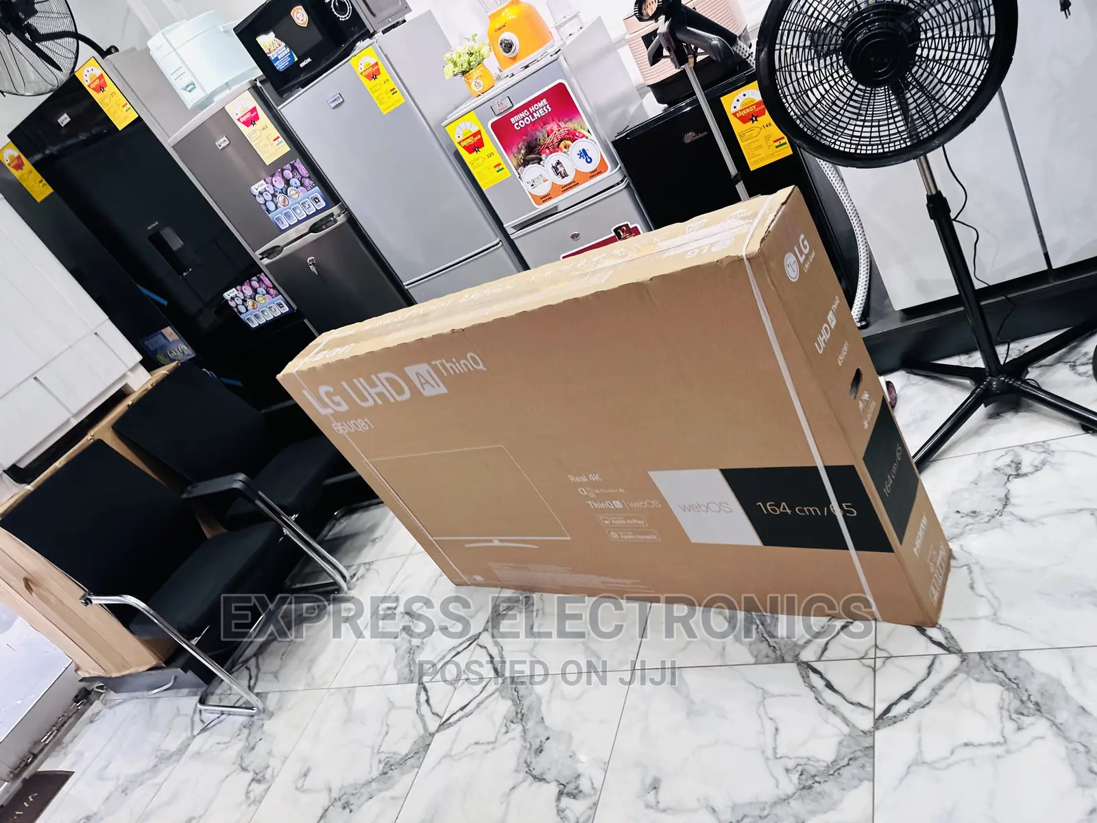 LG UHD Smart 65”Uq81000 Tv  Glossy Black Screen