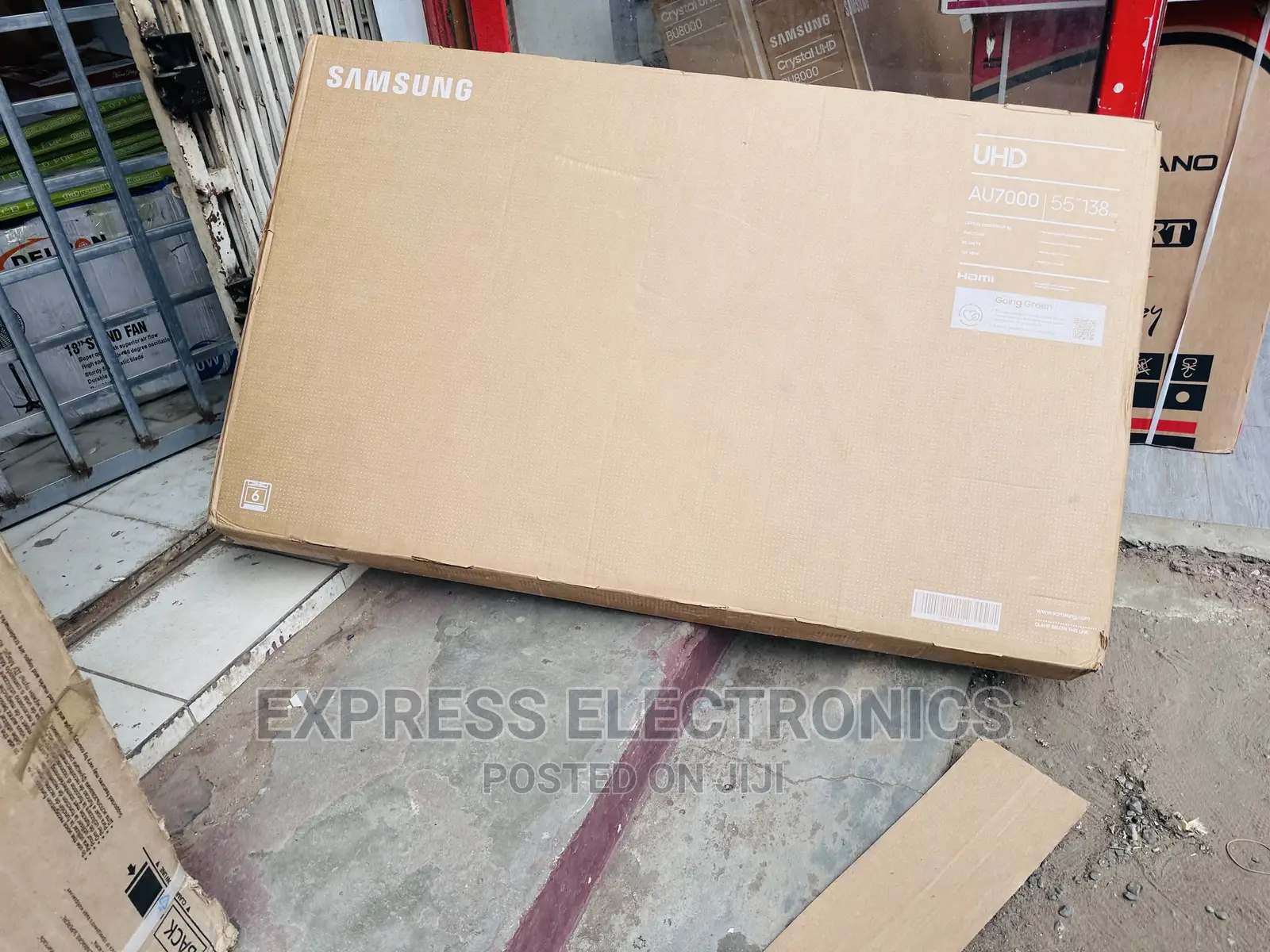 Upgrade Your Viewing Experience With Samsung UHD 55”Au700