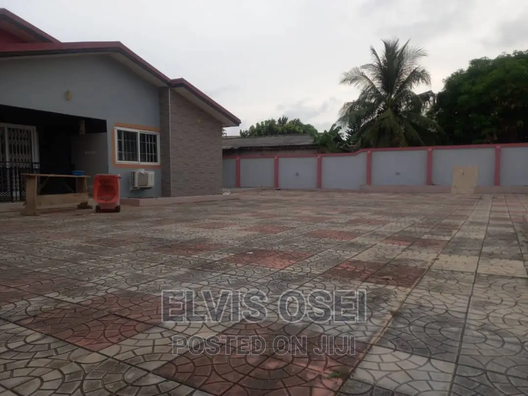 3bdrm House in Broadcasting Kasoa, Weija for rent