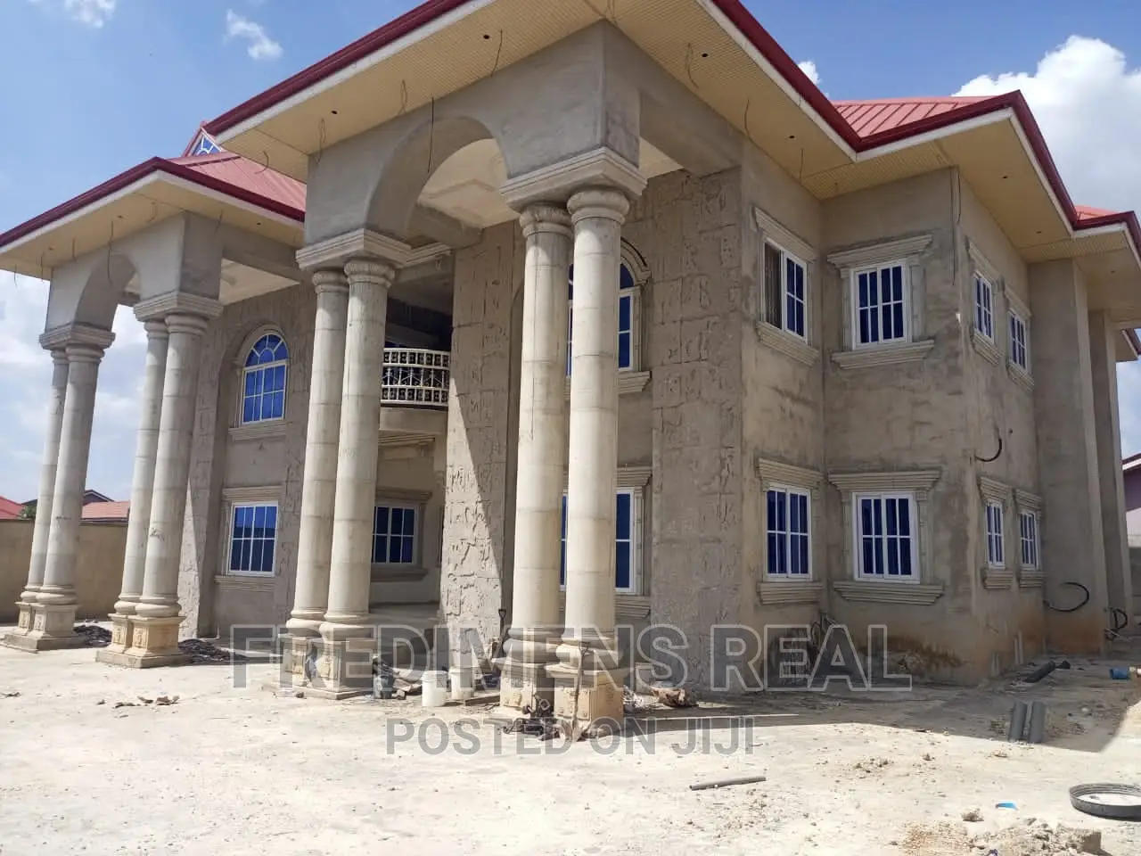 5bdrm House in Fredimens Real, Kumasi Metropolitan for sale