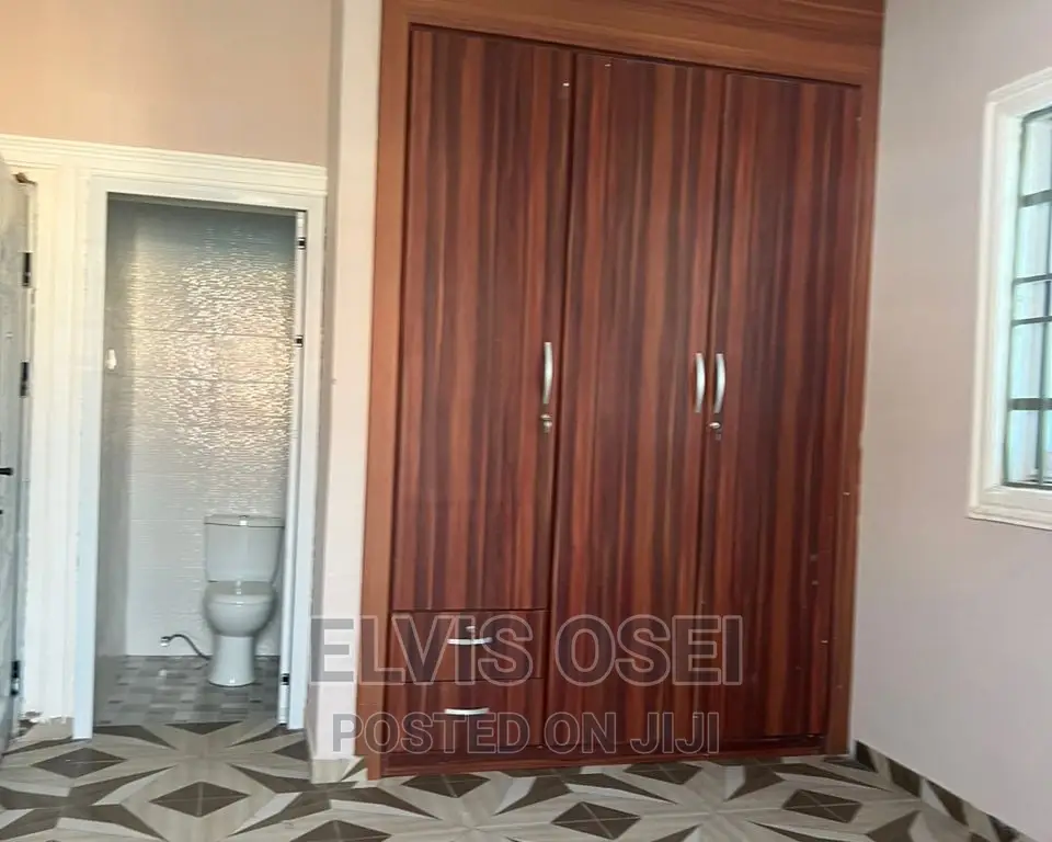 2bdrm House in Oyarefa, Oyarifa for sale