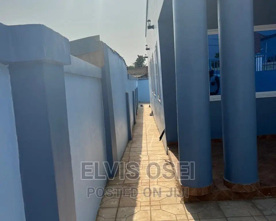 2bdrm House in Oyarefa, Oyarifa for sale