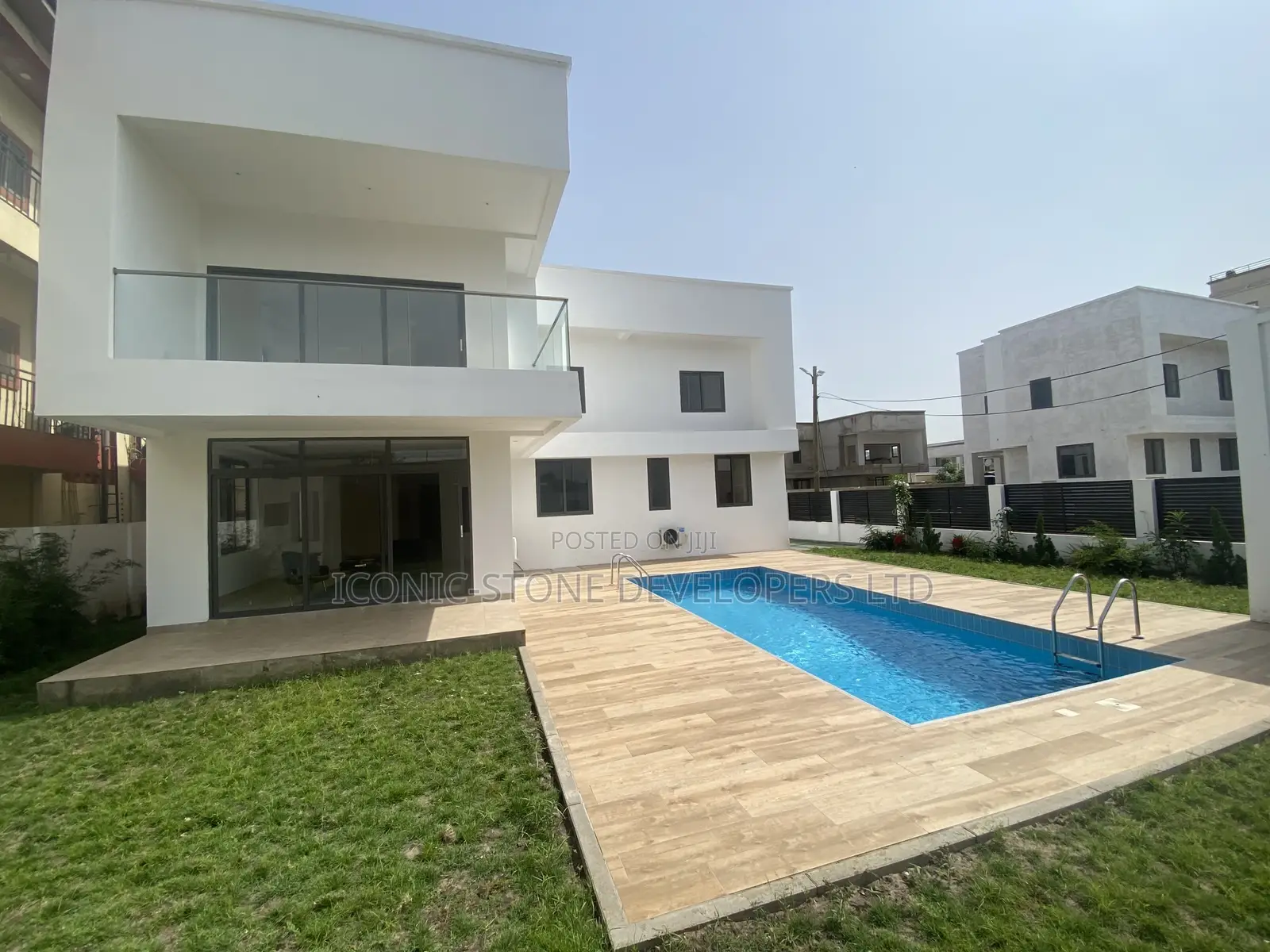 4bdrm Mansion in American House, East Legon for sale