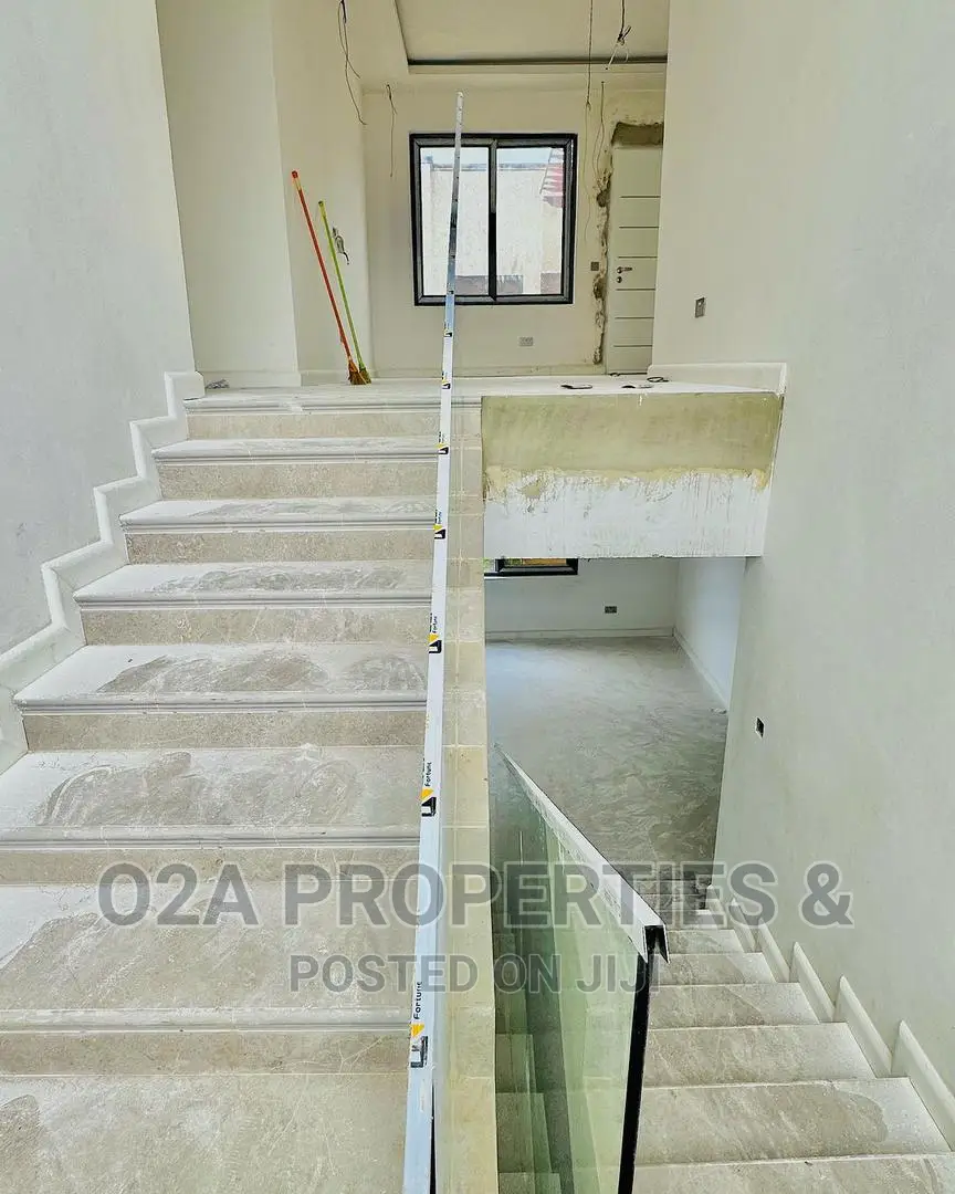 4bdrm House in Sakumono for sale