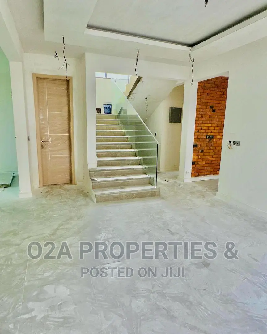 4bdrm House in Sakumono for sale