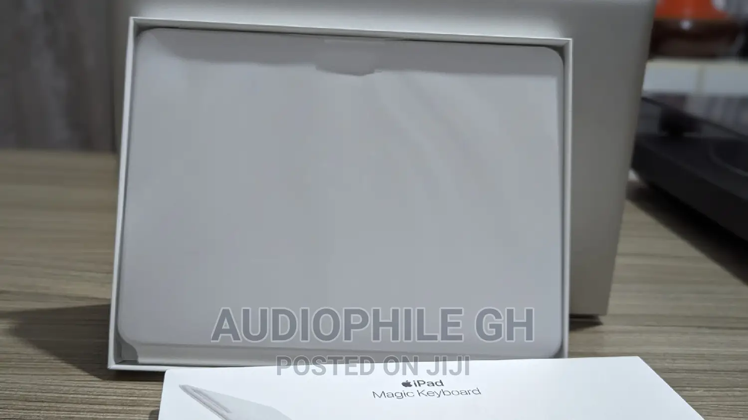 Magic Keyboard for iPad Pro 11-Inch (4th Gen) and iPad Air