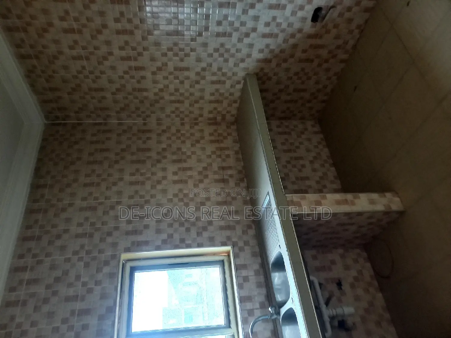 2bdrm Duplex in De-Icons Real Estate, Kasoa for rent