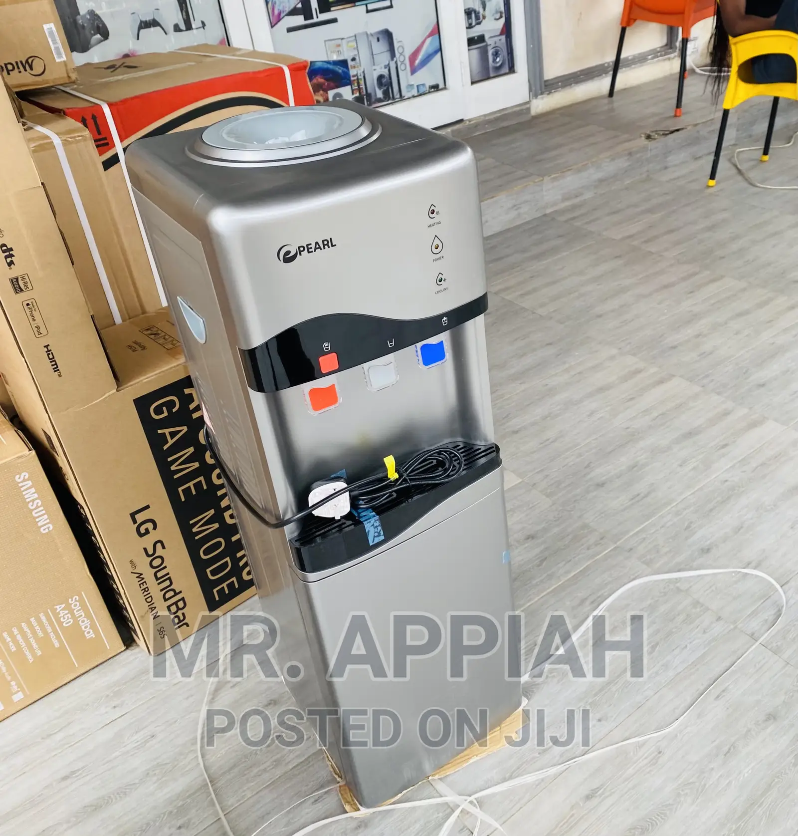 Sleek and Efficient PearlPWD-2116 FBL 3tray Water Dispenser