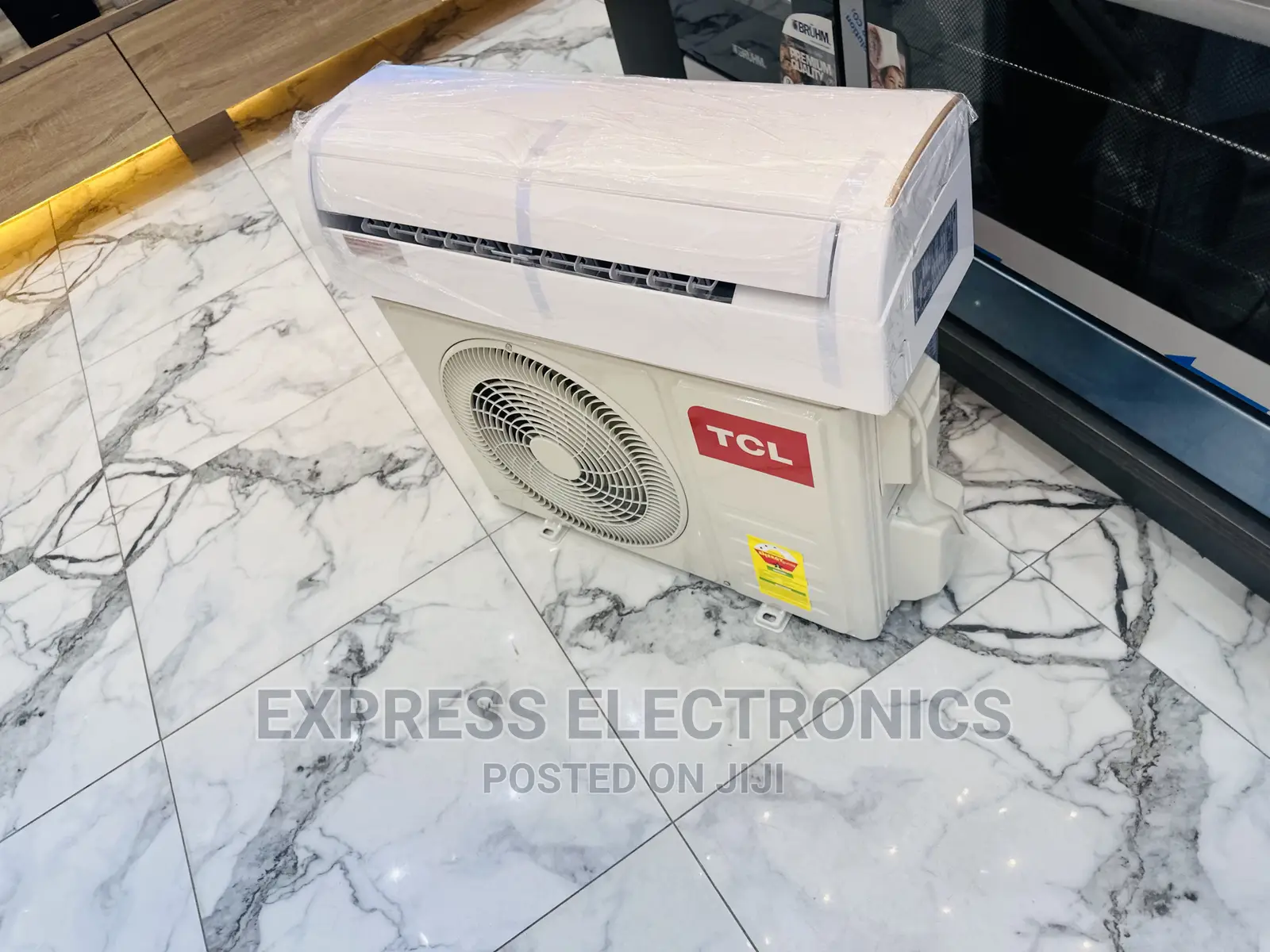 Powerful and Quiet Cooling Split TCL R410 Gas 2.5hp