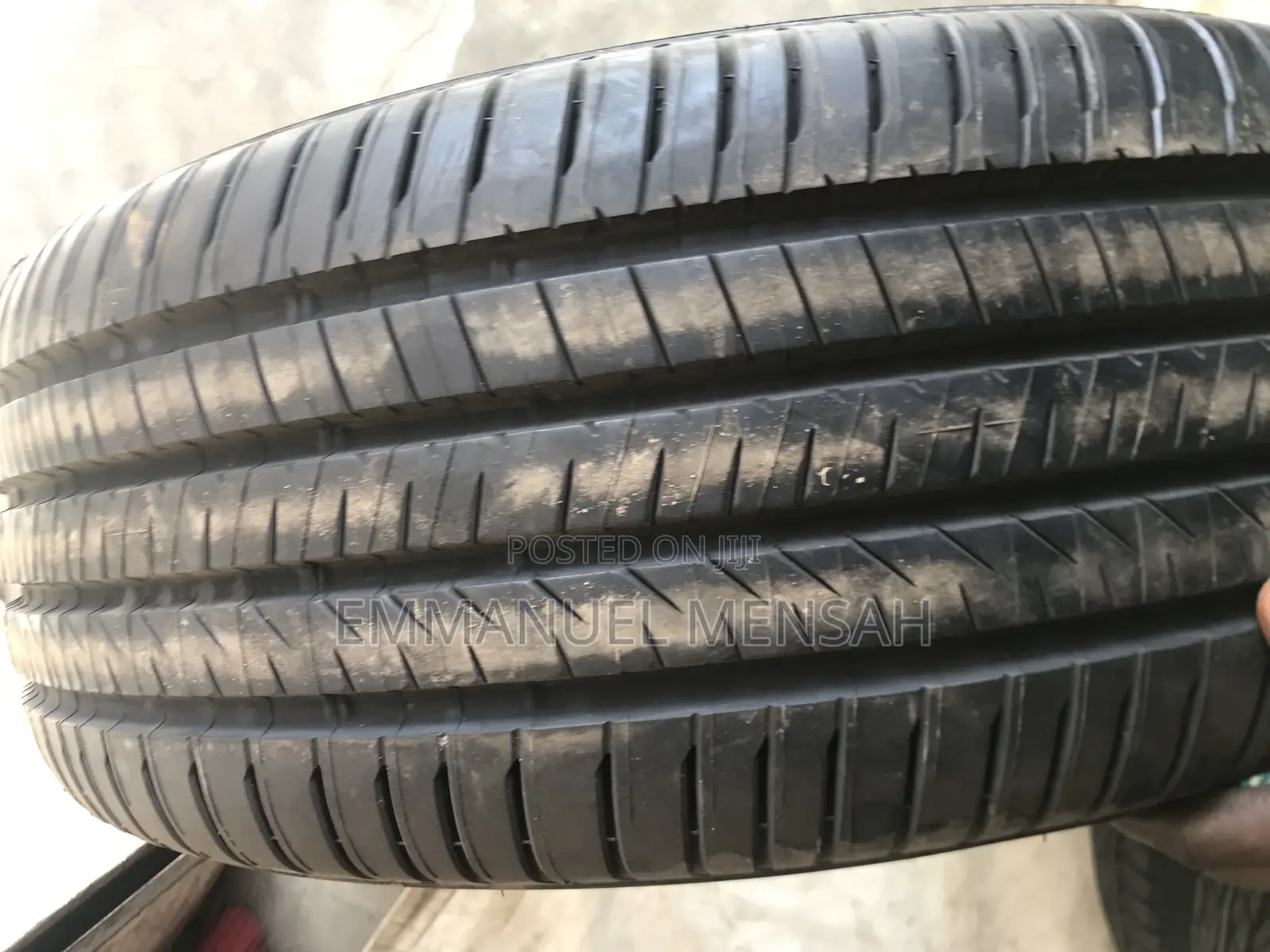 275/55r20 Brigdestone Tire
